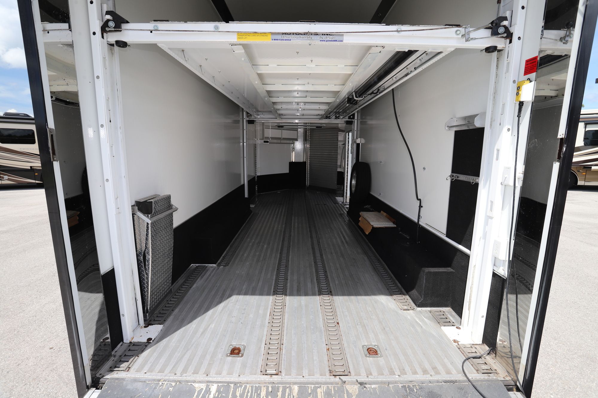 Used 2015 Renegade Rv Stacker 25 V NOSE Co  For Sale