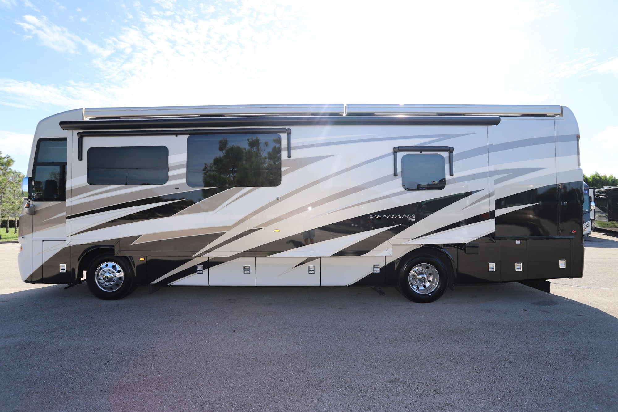 New 2021 Newmar Ventana 3709 Class A  For Sale