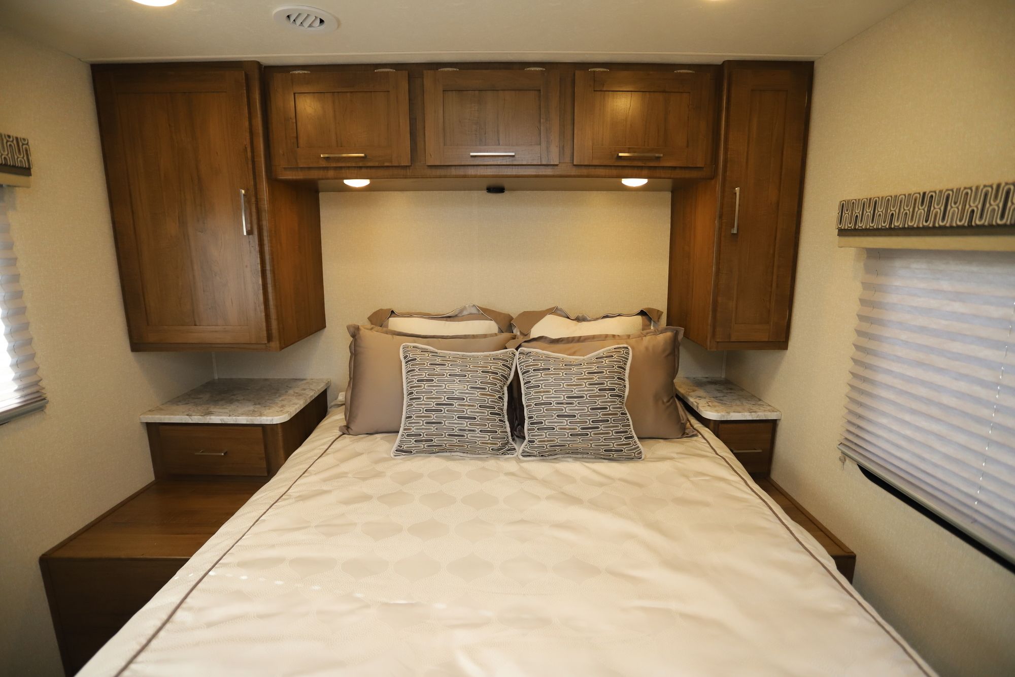 Used 2020 Coachmen Pursuit 27XPS Class A  For Sale