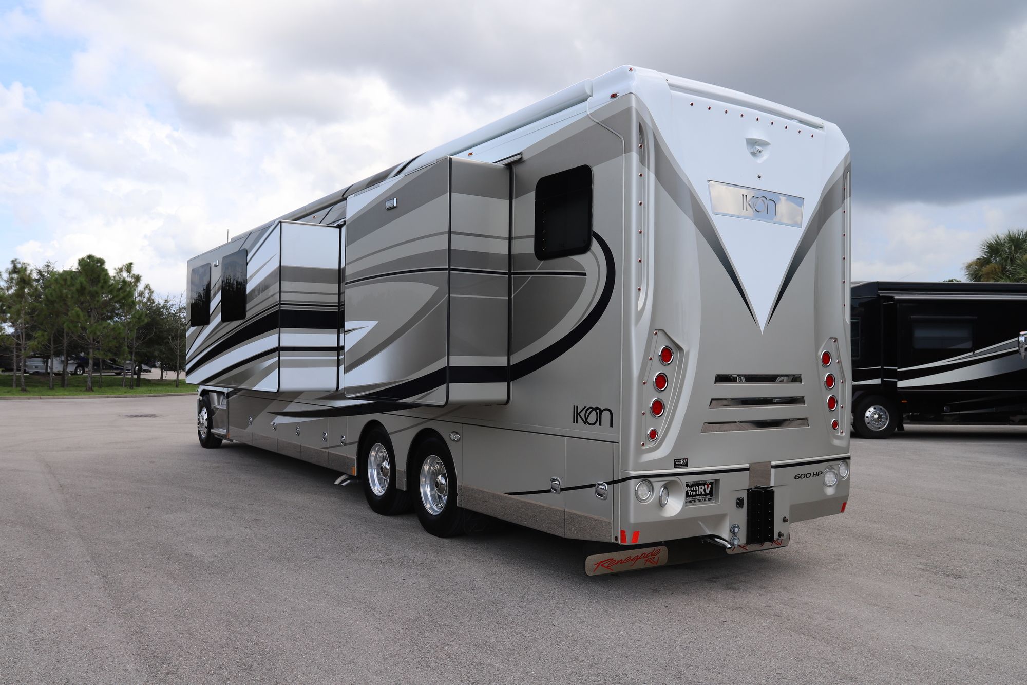 Used 2018 Renegade Rv Ikon 4534RX Super C  For Sale