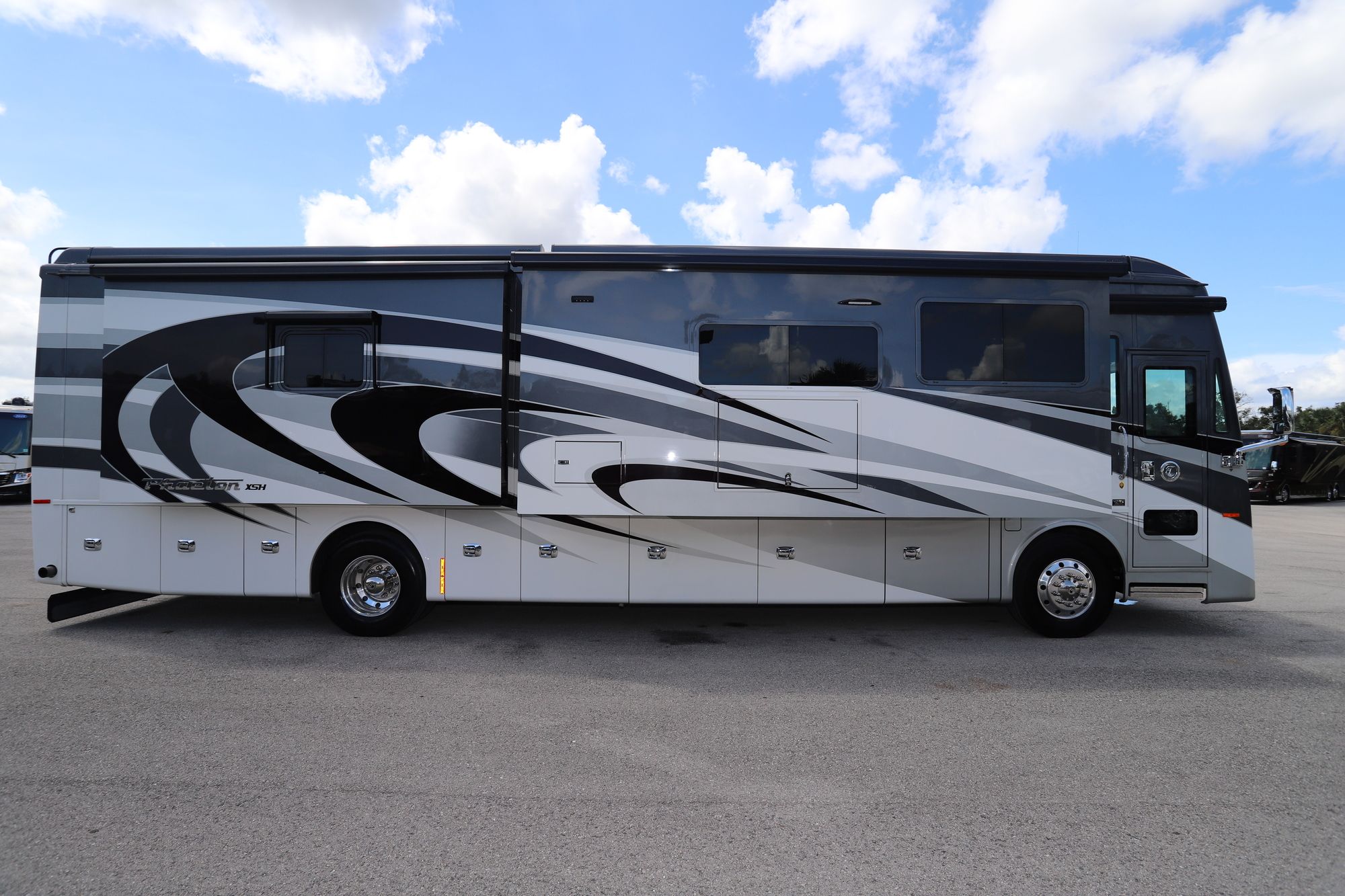 New 2021 Tiffin Motor Homes Phaeton 40IH Class A  For Sale