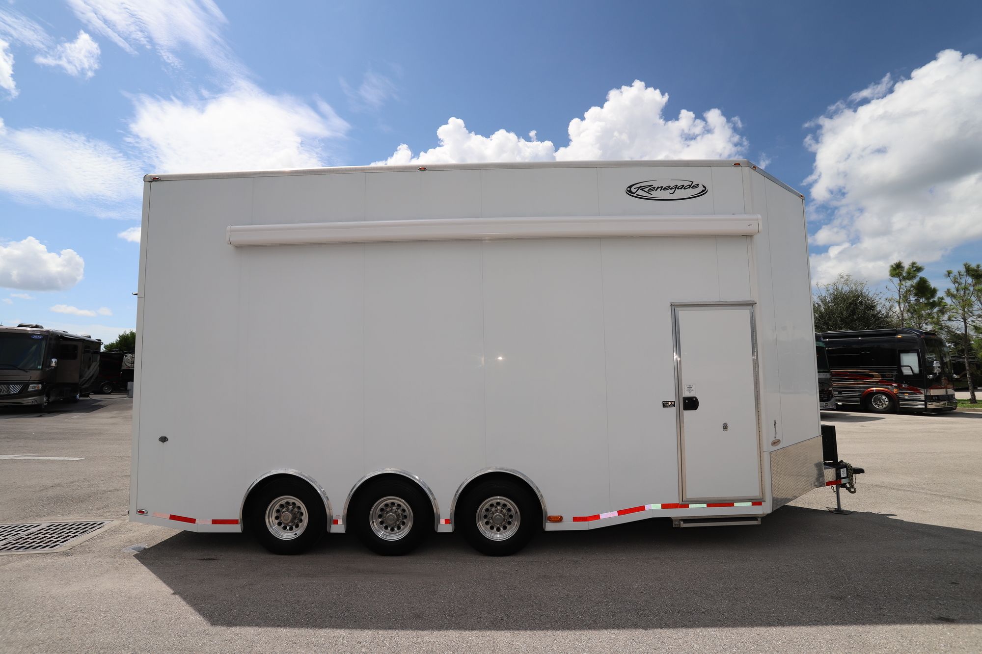 Used 2016 Renegade Rv Stacker V Nose 25TA Co  For Sale