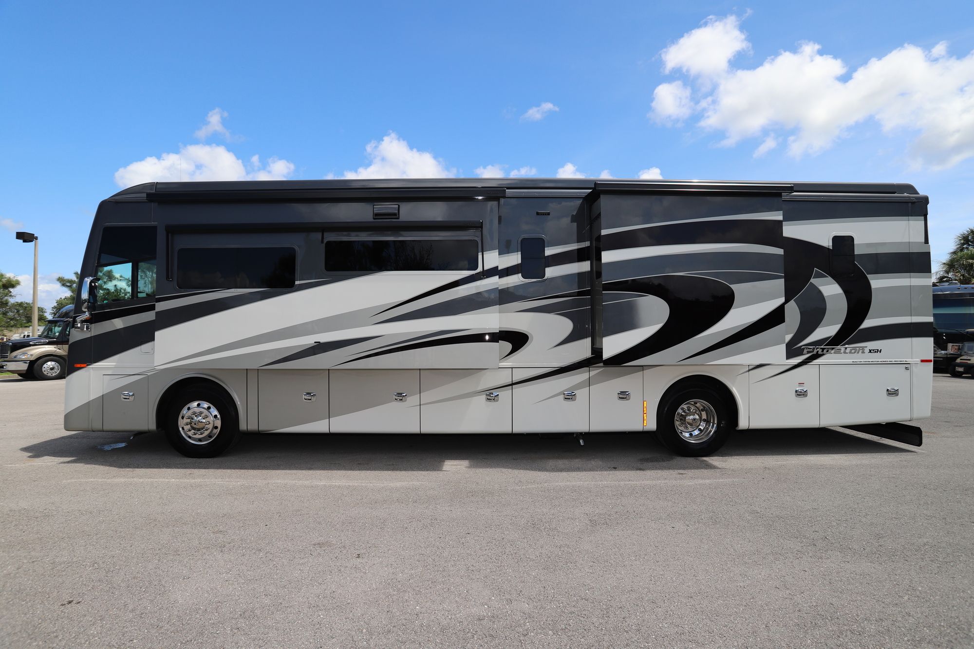 New 2021 Tiffin Motor Homes Phaeton 40IH Class A  For Sale