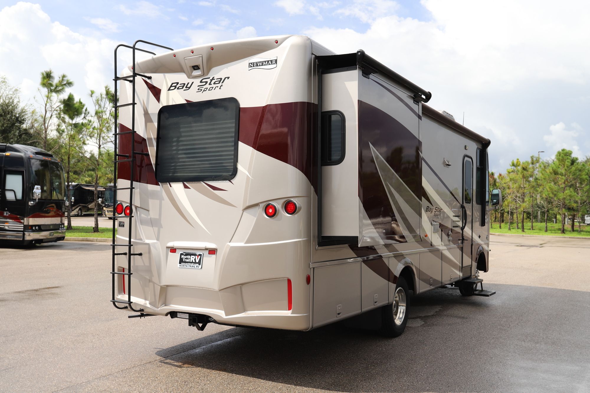 Used 2019 Newmar Bay Star Sport 2702 Class A  For Sale