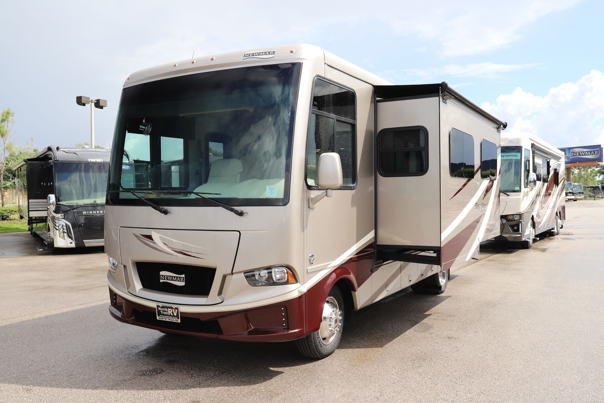 Used 2019 Newmar Bay Star Sport 2702 Class A  For Sale