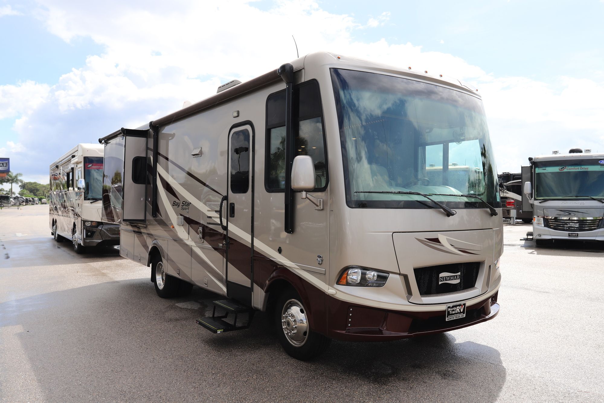 Used 2019 Newmar Bay Star Sport 2702 Class A  For Sale