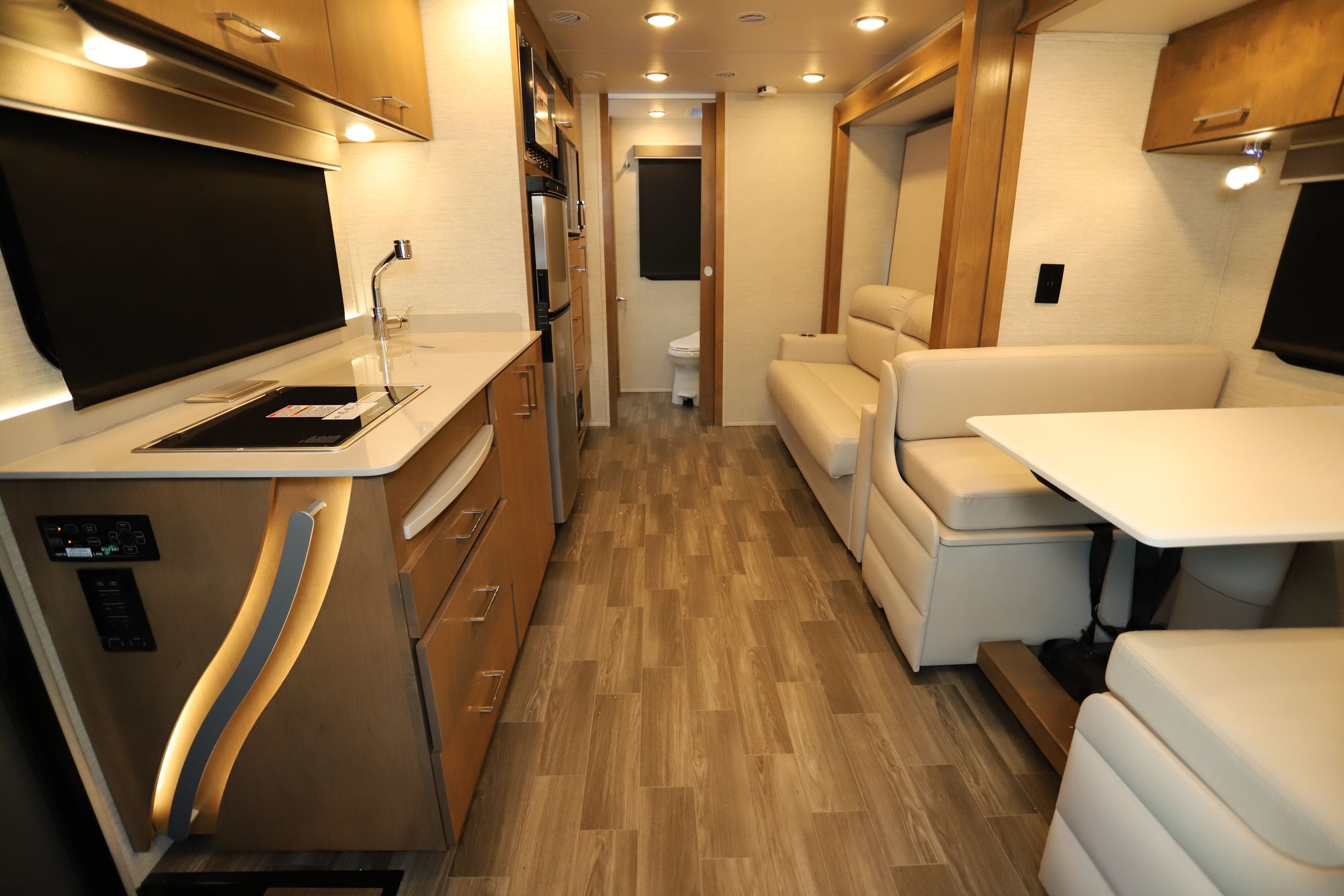 New 2021 Tiffin Motor Homes Wayfarer 25RW Class C  For Sale