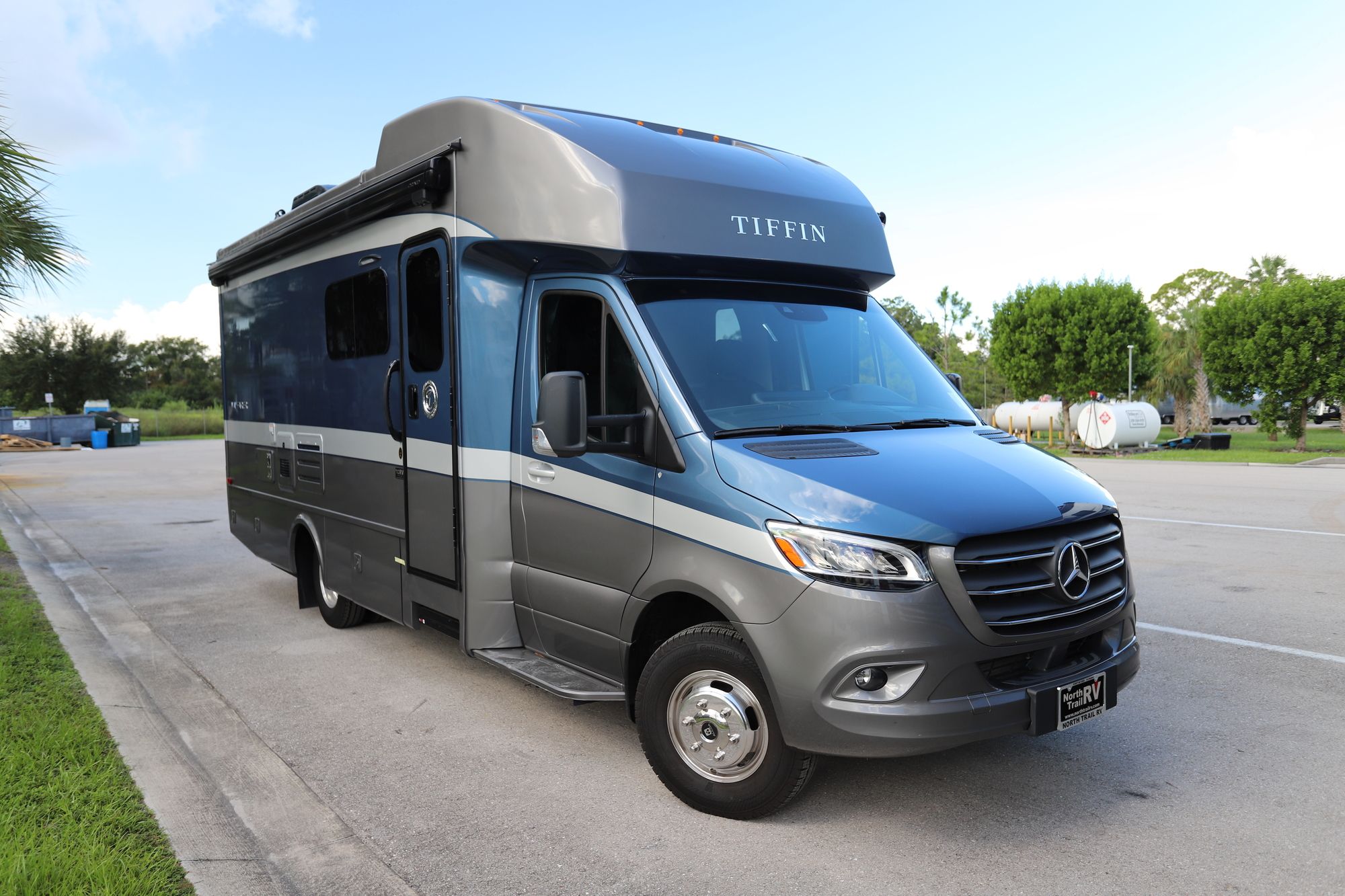 New 2021 Tiffin Motor Homes Wayfarer 25RW Class C  For Sale