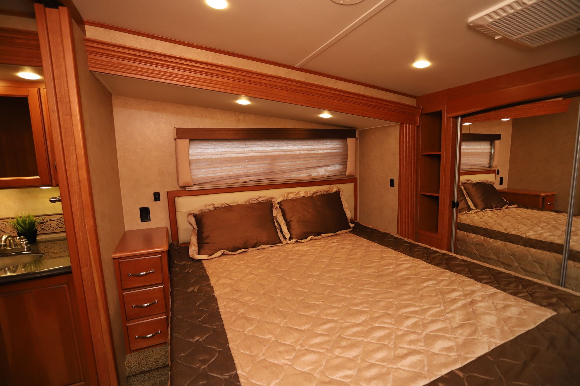 Used 2011 Carriage Cameo 37 Fifth Wheel  For Sale