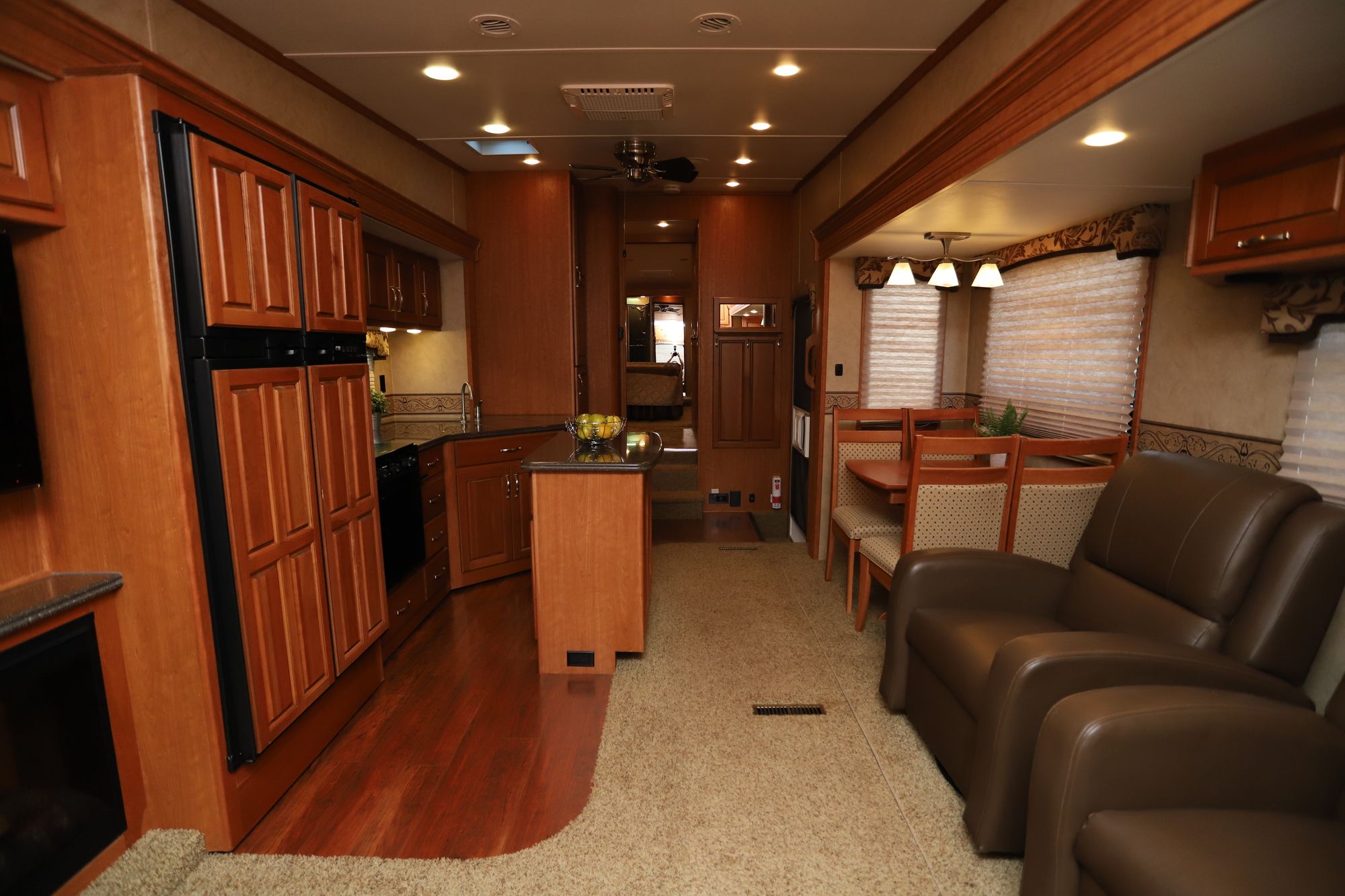 Used 2011 Carriage Cameo 37 Fifth Wheel  For Sale