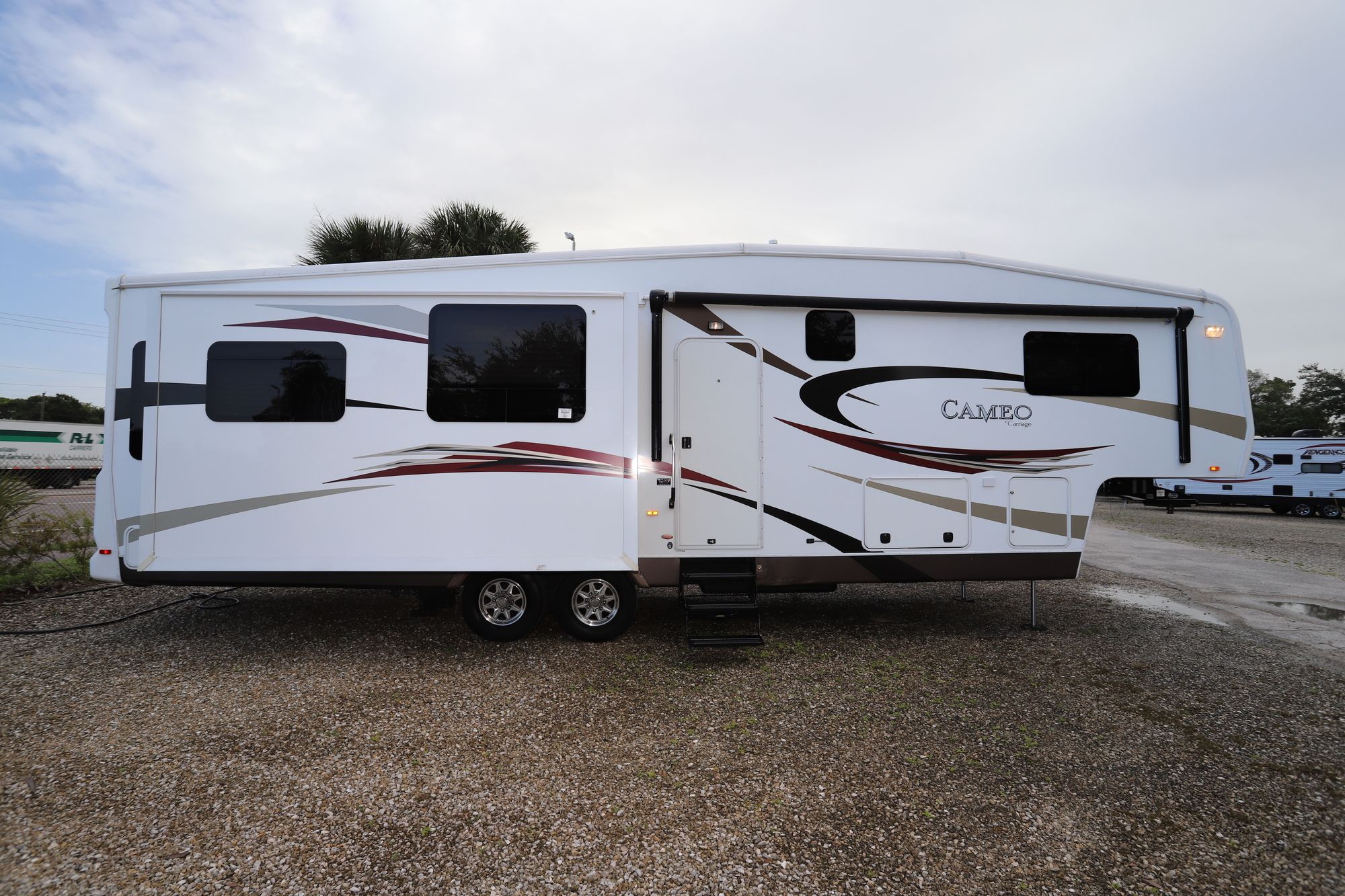 Used 2011 Carriage Cameo 37 Fifth Wheel  For Sale