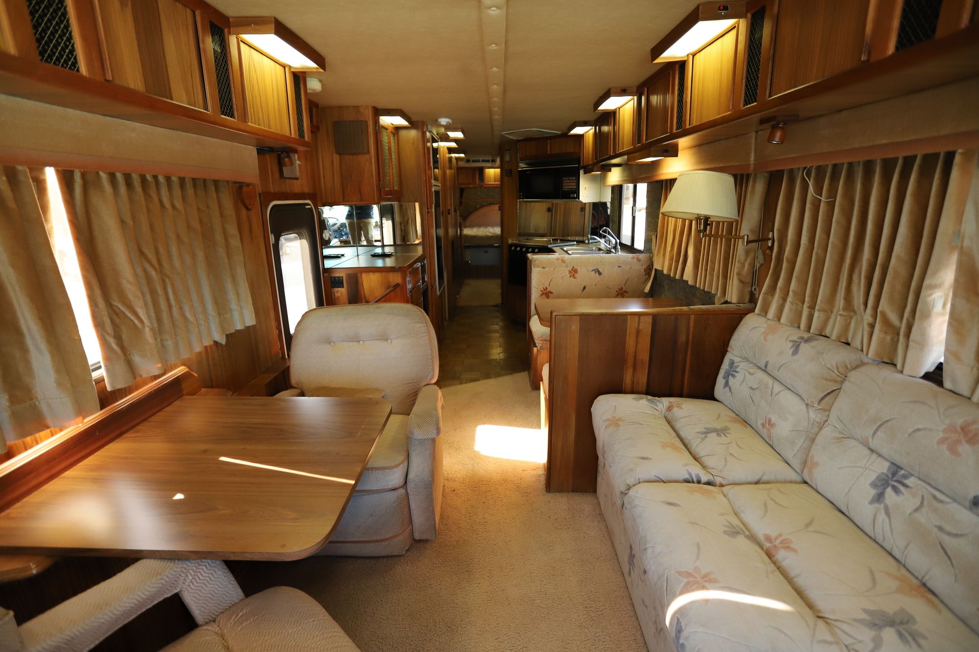 Used 1987 Foretravel Grand Villa 40SBD Class A  For Sale