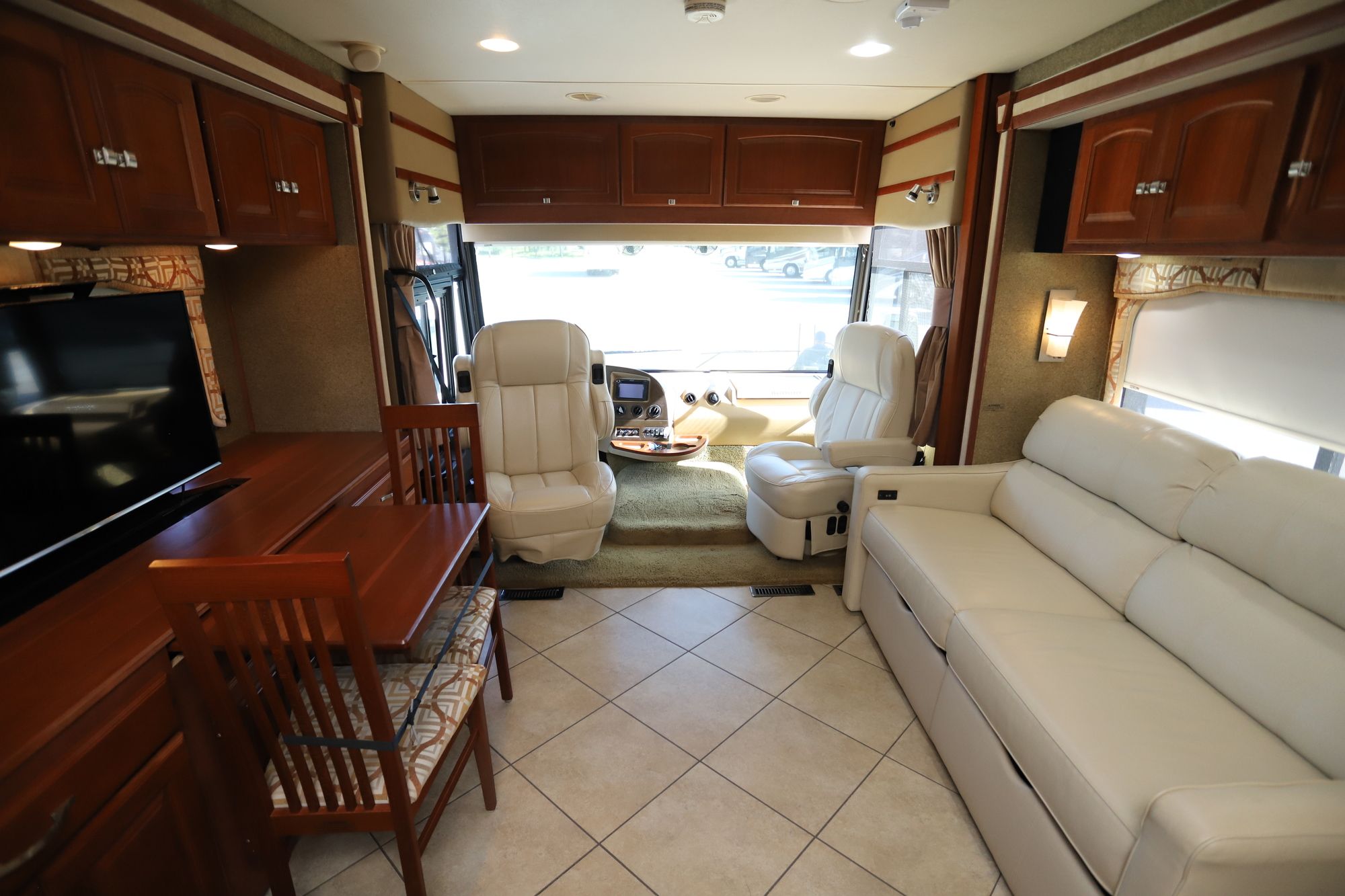 Used 2013 Winnebago Adventurer 37F Class A  For Sale