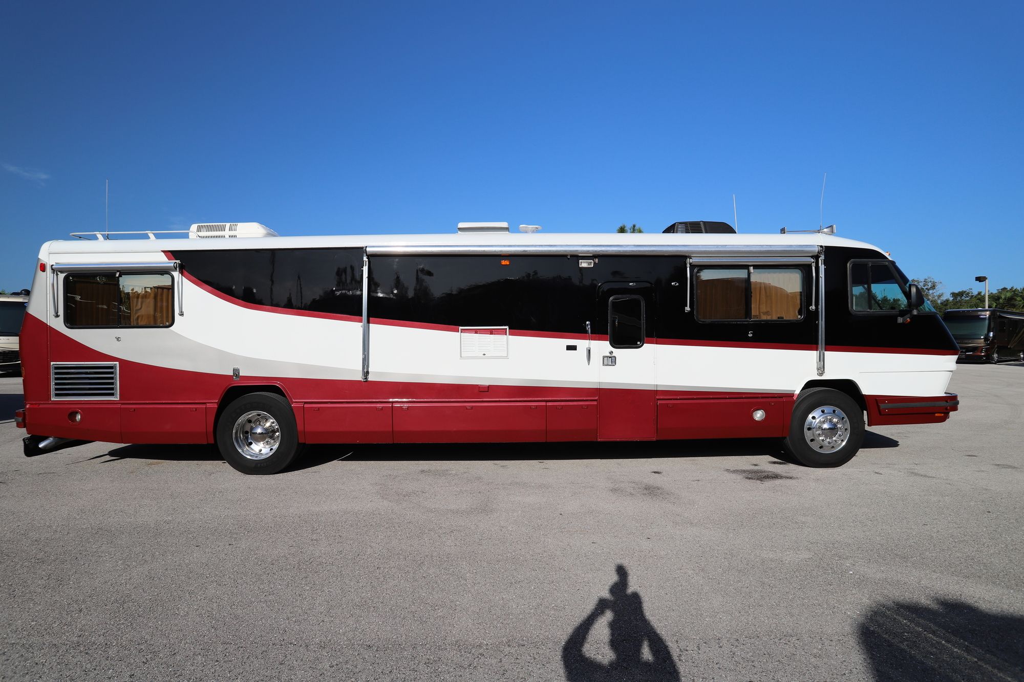 Used 1987 Foretravel Grand Villa 40SBD Class A  For Sale