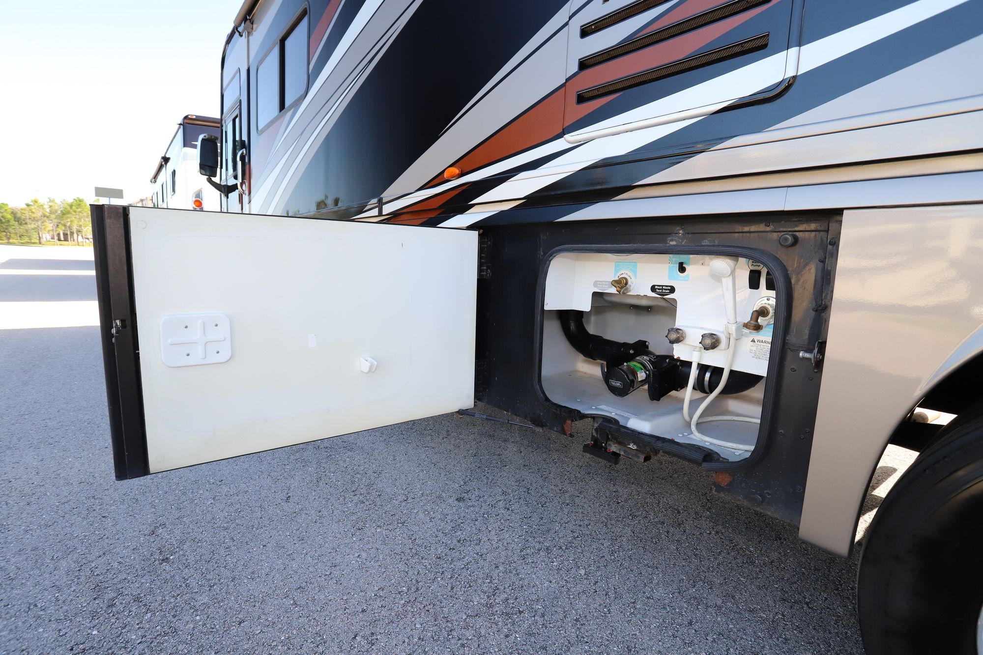 Used 2013 Winnebago Adventurer 37F Class A  For Sale