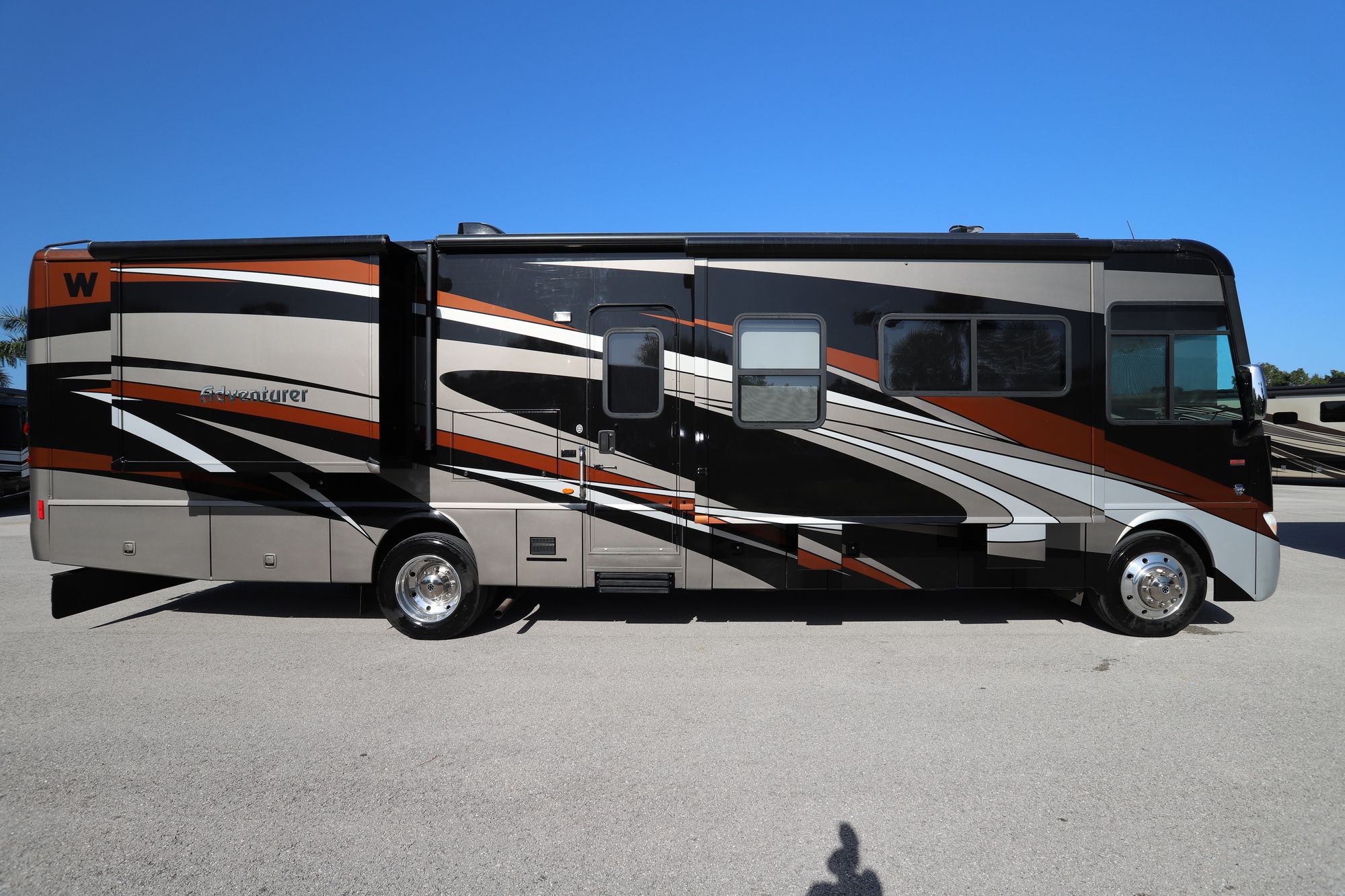 Used 2013 Winnebago Adventurer 37F Class A  For Sale