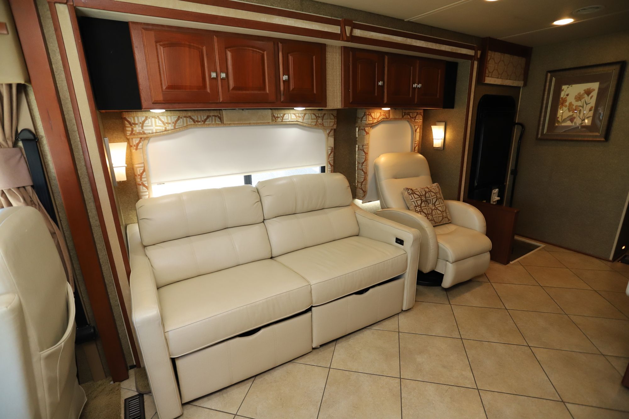 Used 2013 Winnebago Adventurer 37F Class A  For Sale