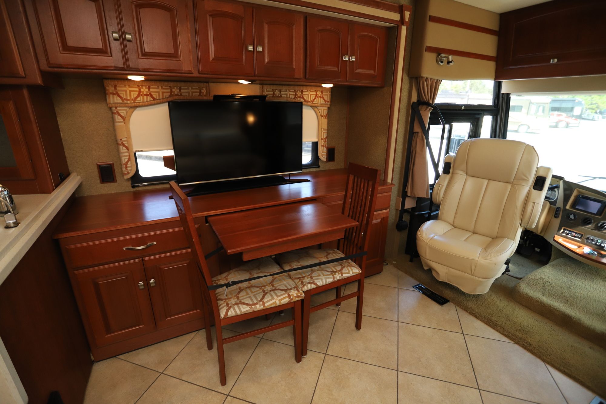 Used 2013 Winnebago Adventurer 37F Class A  For Sale