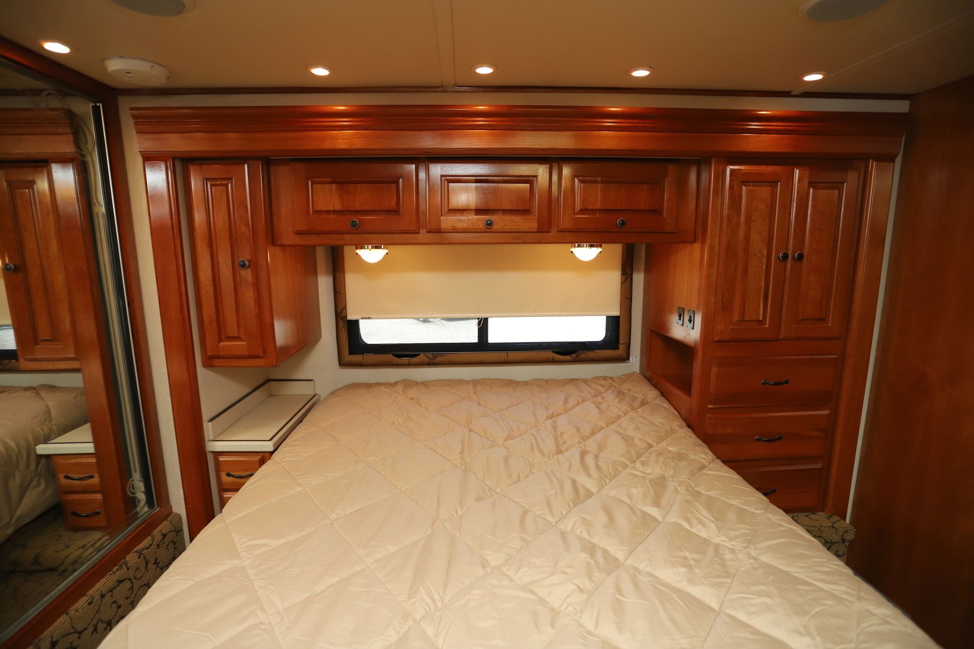 Used 2003 Monaco Dynasty DUTCHESS Class A  For Sale