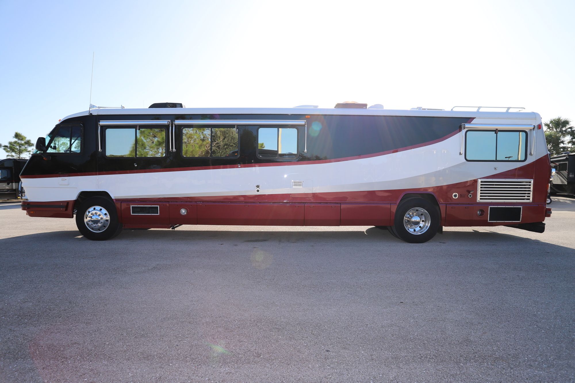 Used 1987 Foretravel Grand Villa 40SBD Class A  For Sale