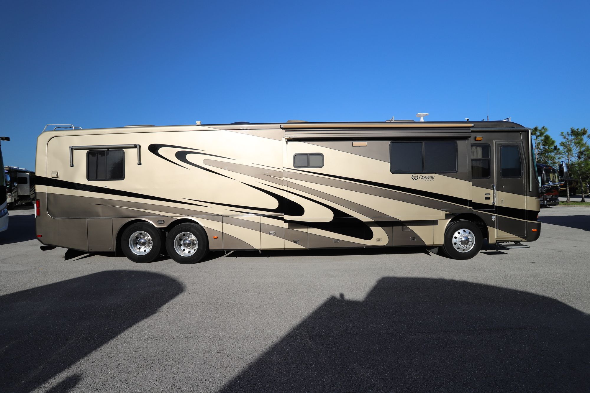 Used 2003 Monaco Dynasty DUTCHESS Class A  For Sale