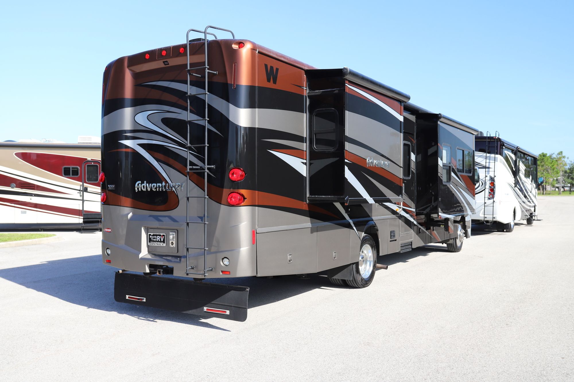 Used 2013 Winnebago Adventurer 37F Class A  For Sale