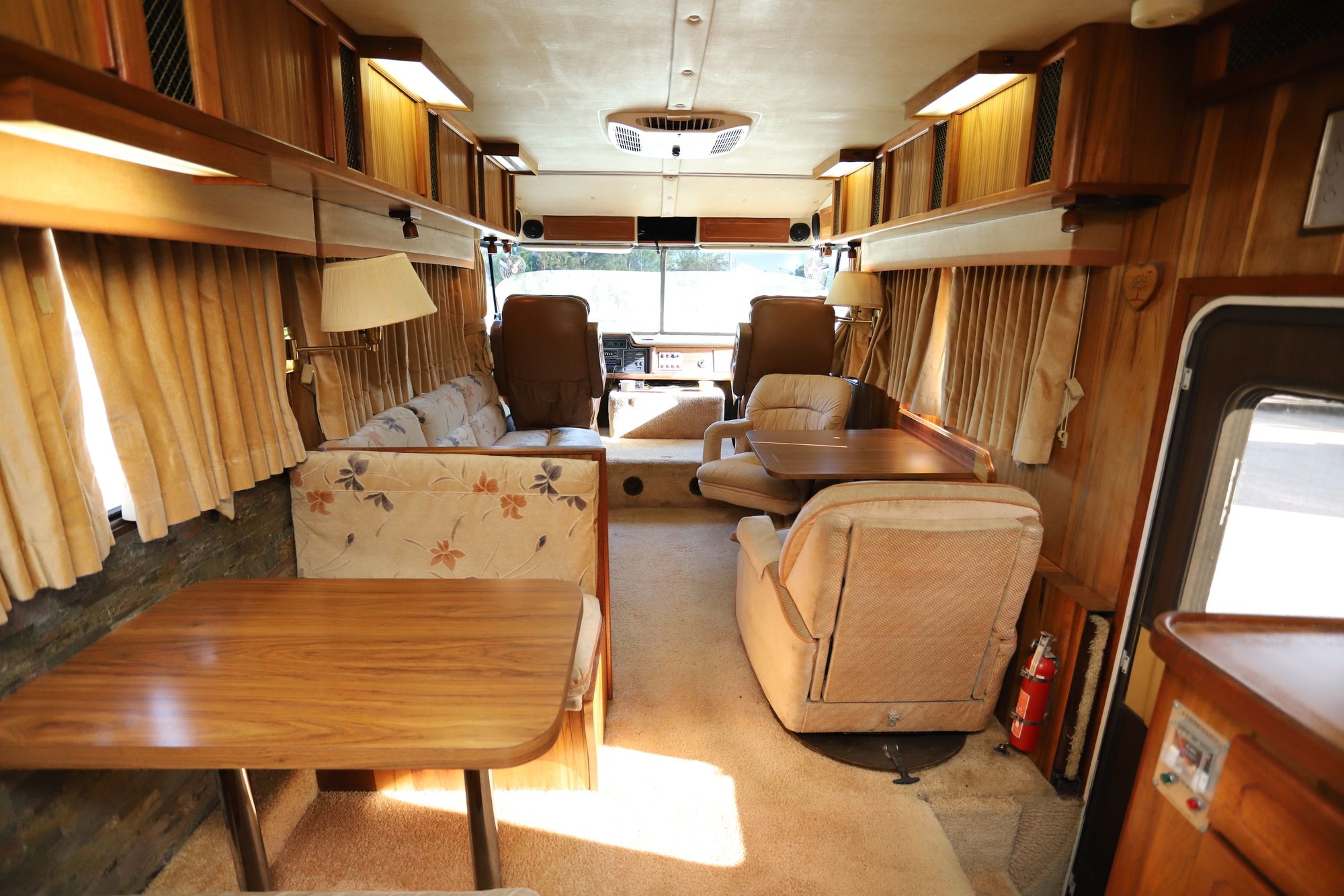 Used 1987 Foretravel Grand Villa 40SBD Class A  For Sale