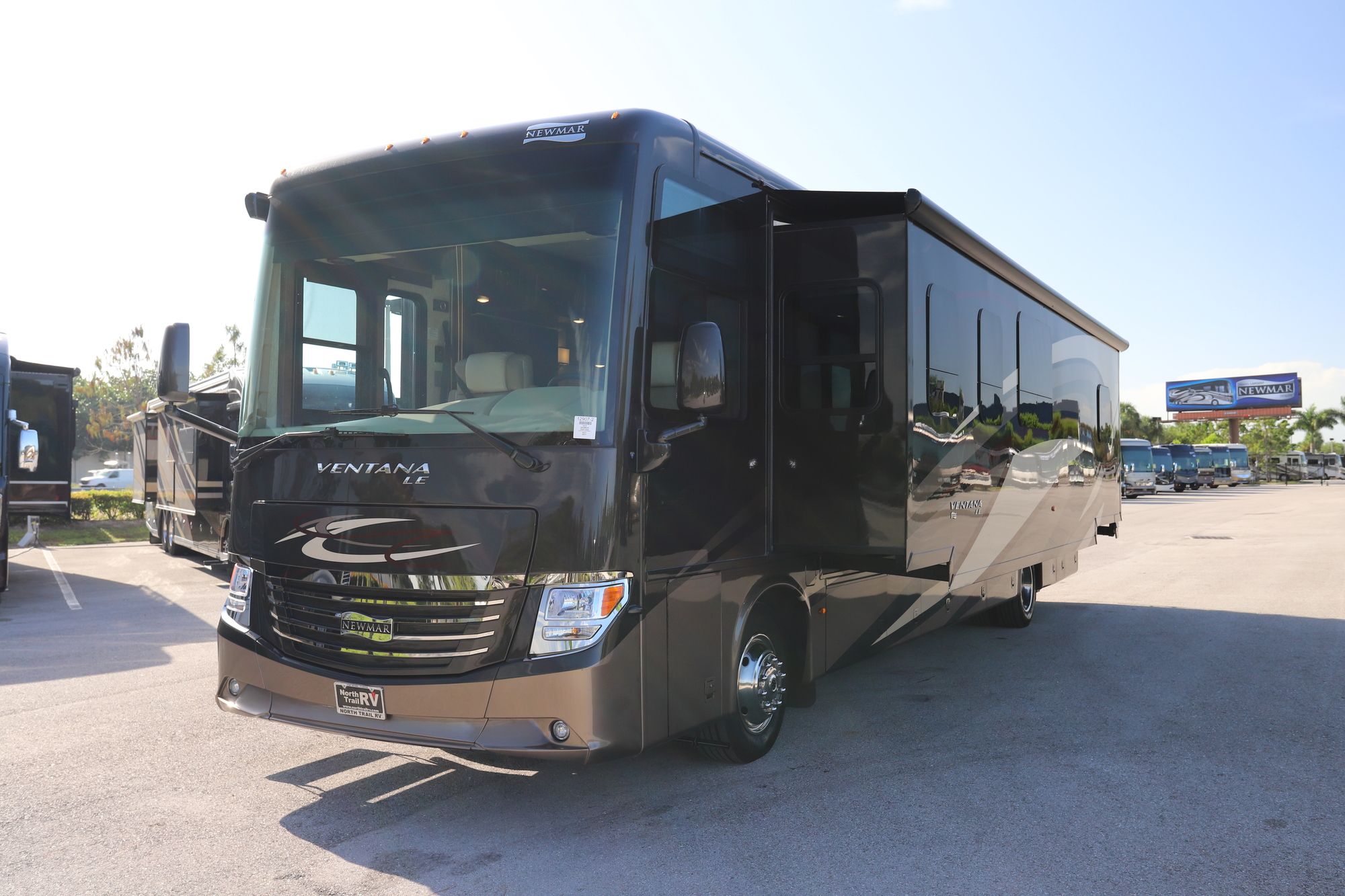 Used 2019 Newmar Ventana Le 4037 Class A  For Sale