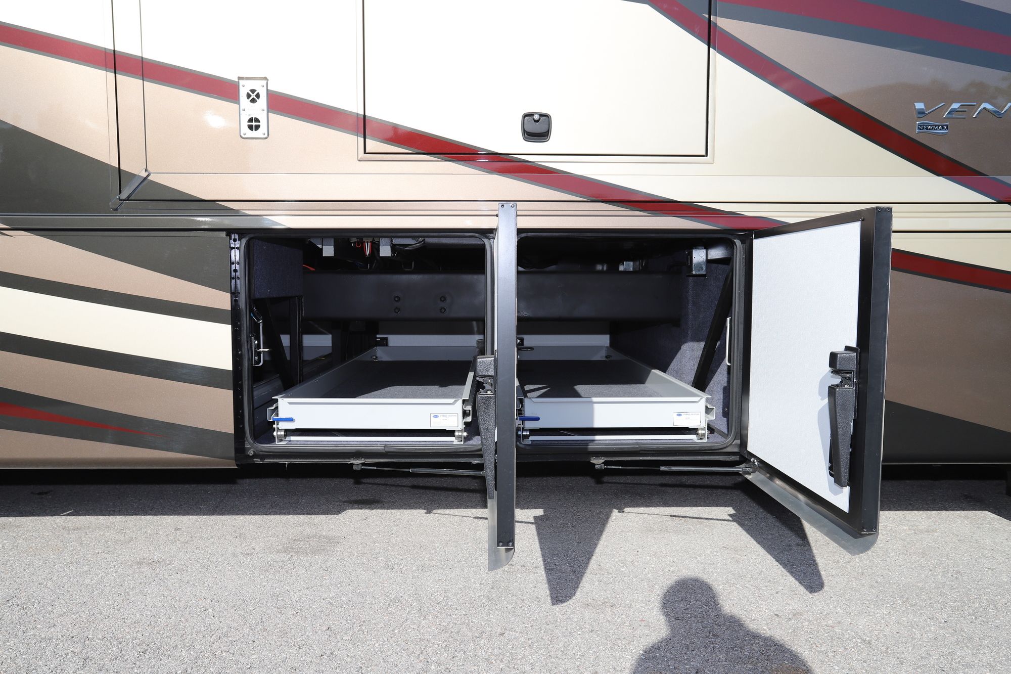 Used 2019 Newmar Ventana Le 4037 Class A  For Sale