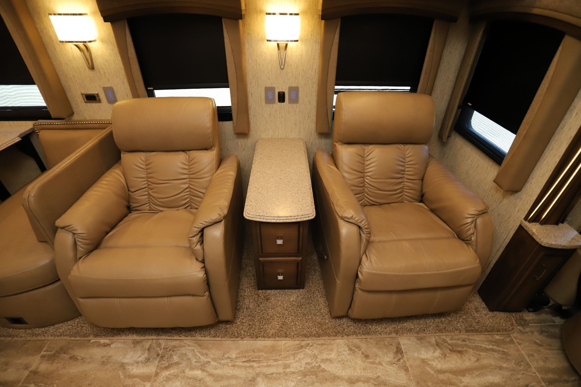 Used 2019 Newmar Ventana Le 4037 Class A  For Sale