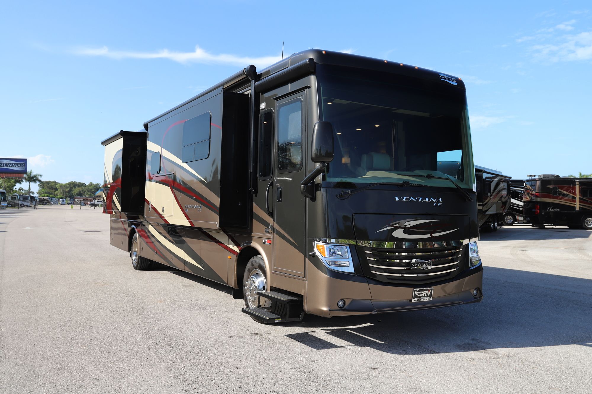 Used 2019 Newmar Ventana Le 4037 Class A  For Sale