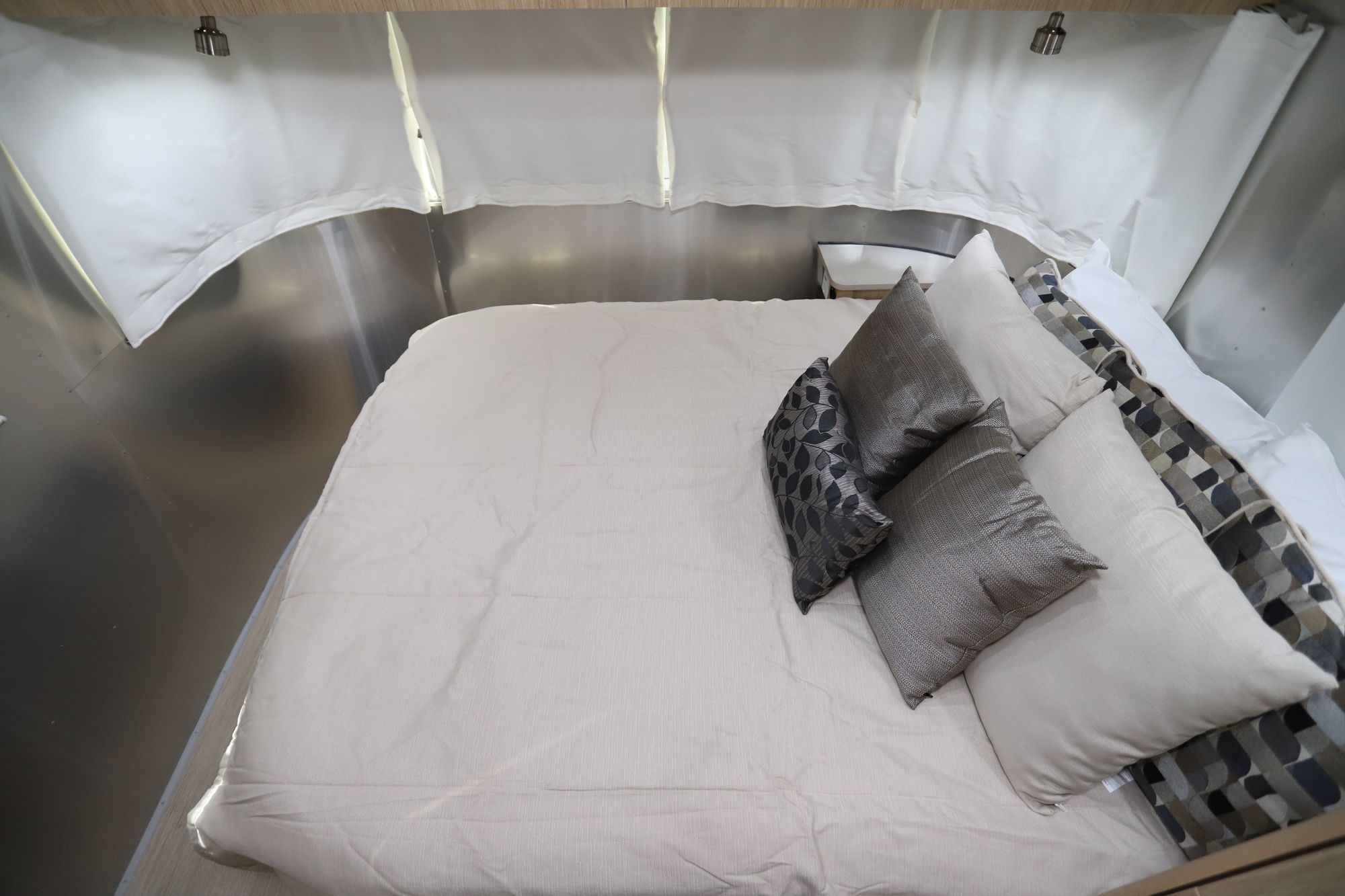 Used 2019 Airstream Flying Cloud 25FB Travel Trailer  For Sale