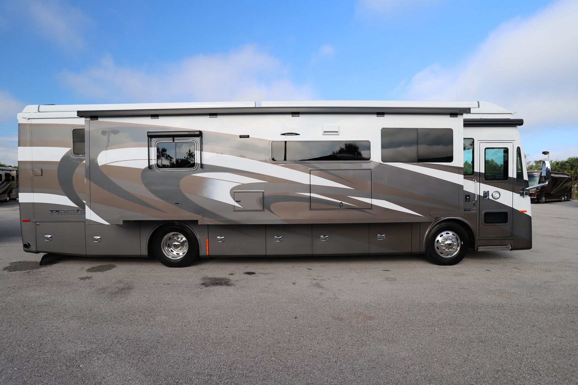 New 2021 Tiffin Motor Homes Phaeton 37BH Class A  For Sale