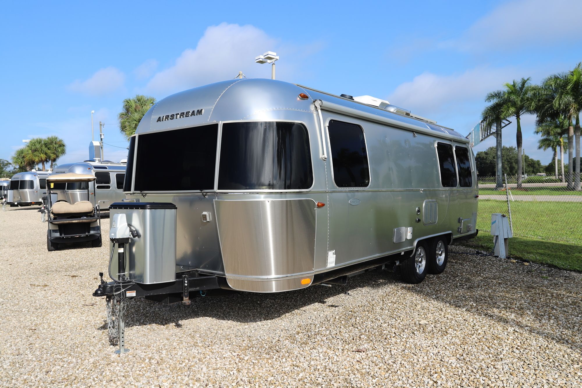 Used 2019 Airstream Flying Cloud 25FB Travel Trailer  For Sale