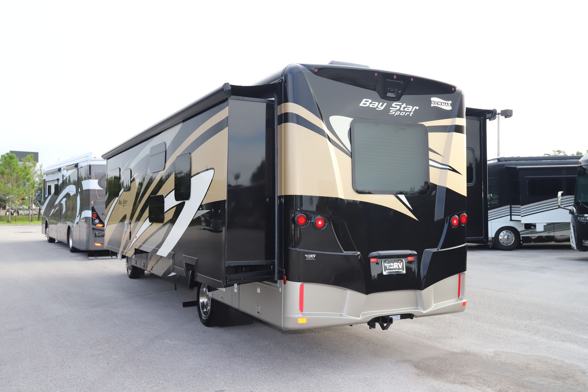 New 2021 Newmar Bay Star Sport 3315 Class A  For Sale