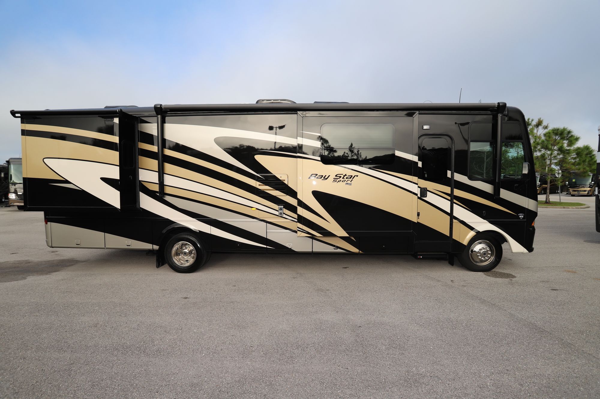 New 2021 Newmar Bay Star Sport 3315 Class A  For Sale