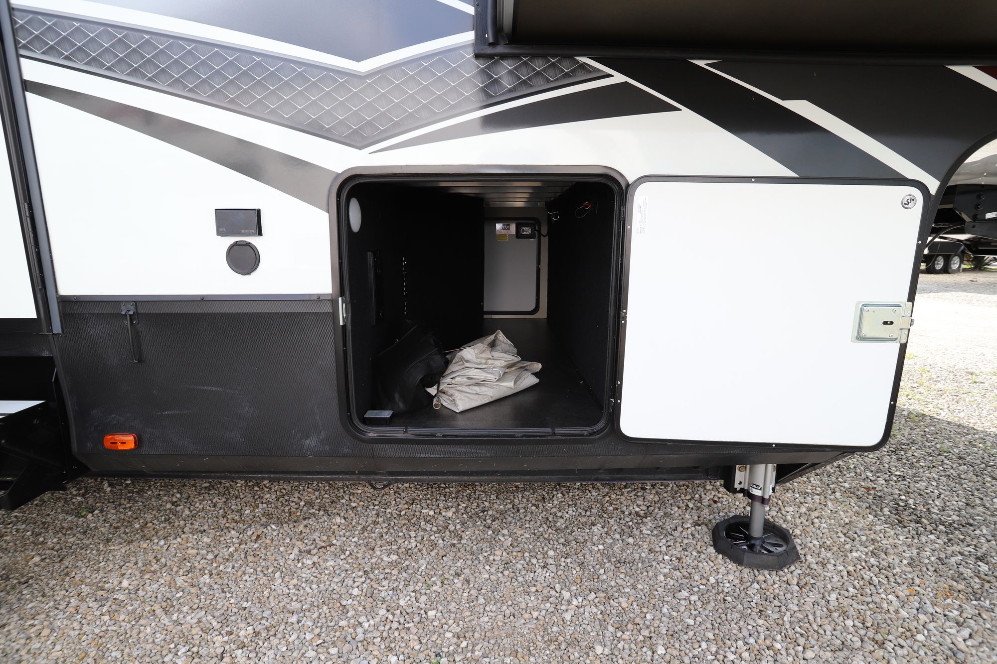 Used 2018 Grand Design Momentum 376 Fifth Wheel  For Sale