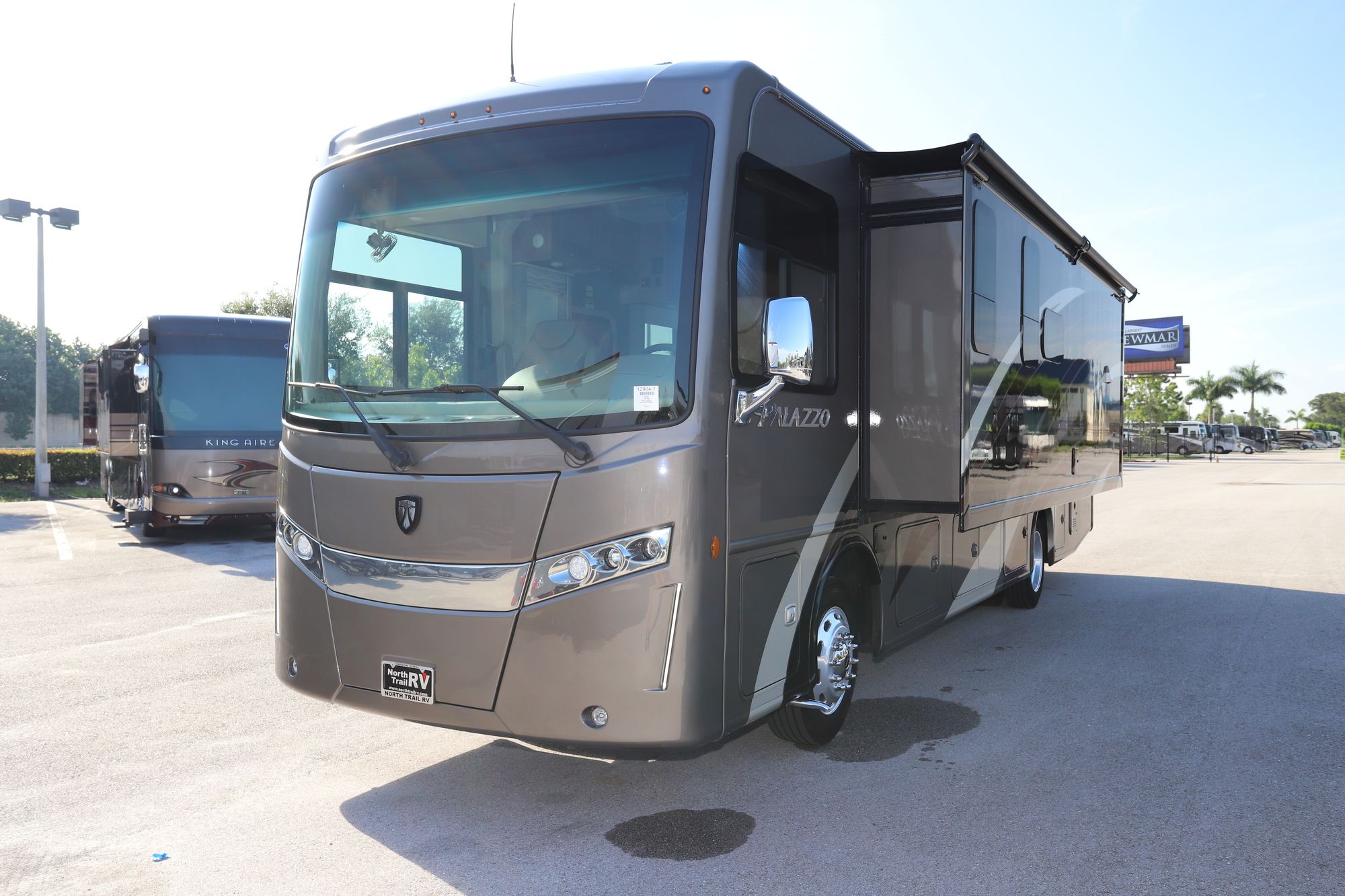 Used 2020 Thor Palazzo 33.2 Class A  For Sale