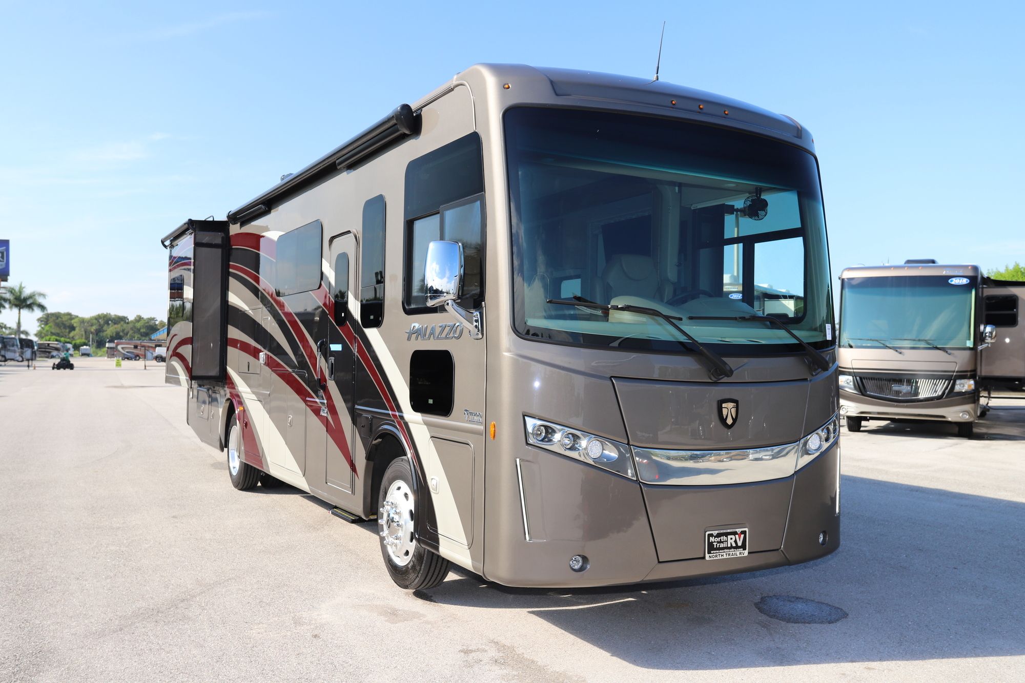 Used 2020 Thor Palazzo 33.2 Class A  For Sale