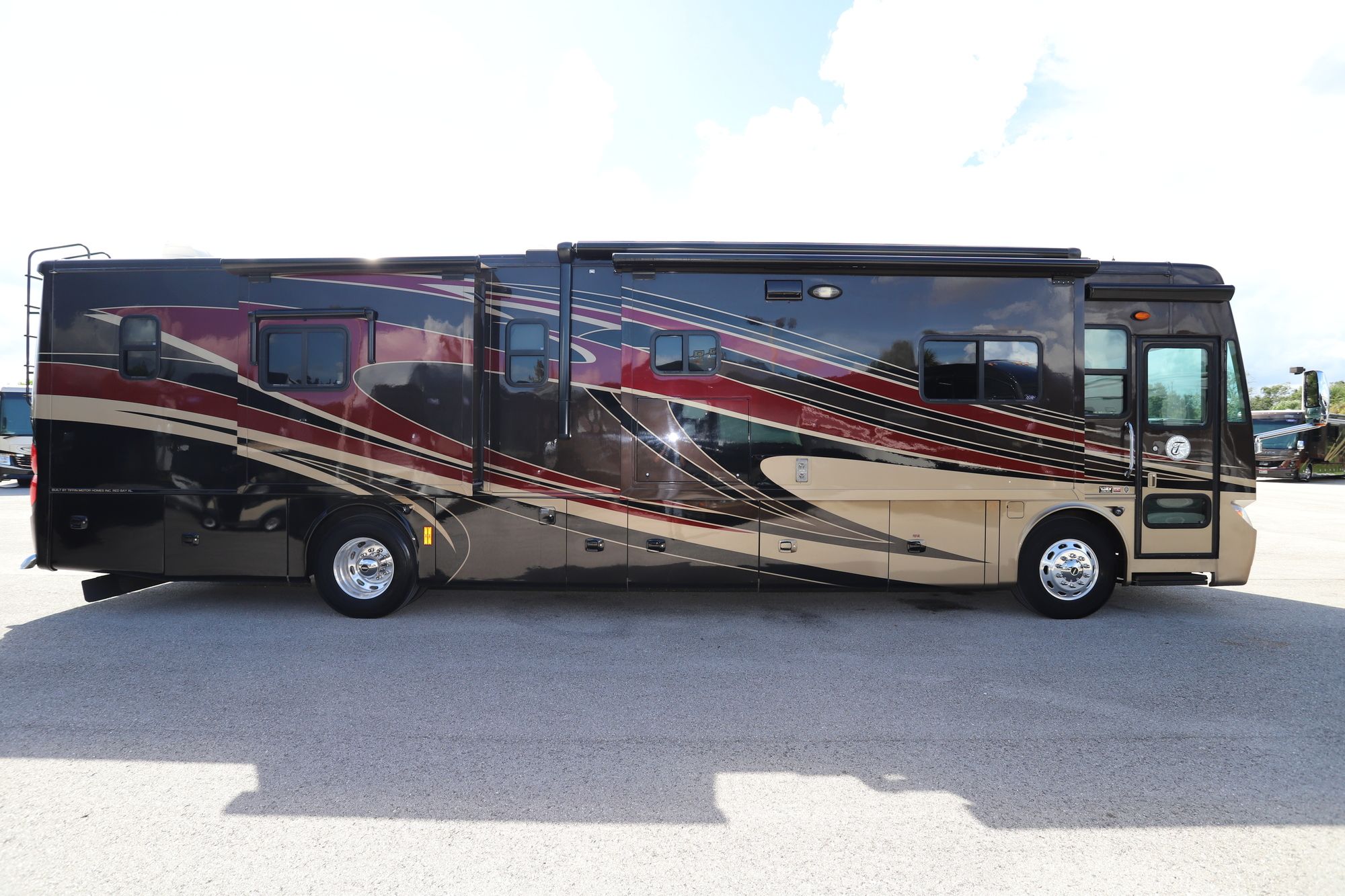 Used 2013 Tiffin Motor Homes Phaeton 40QBH Class A  For Sale