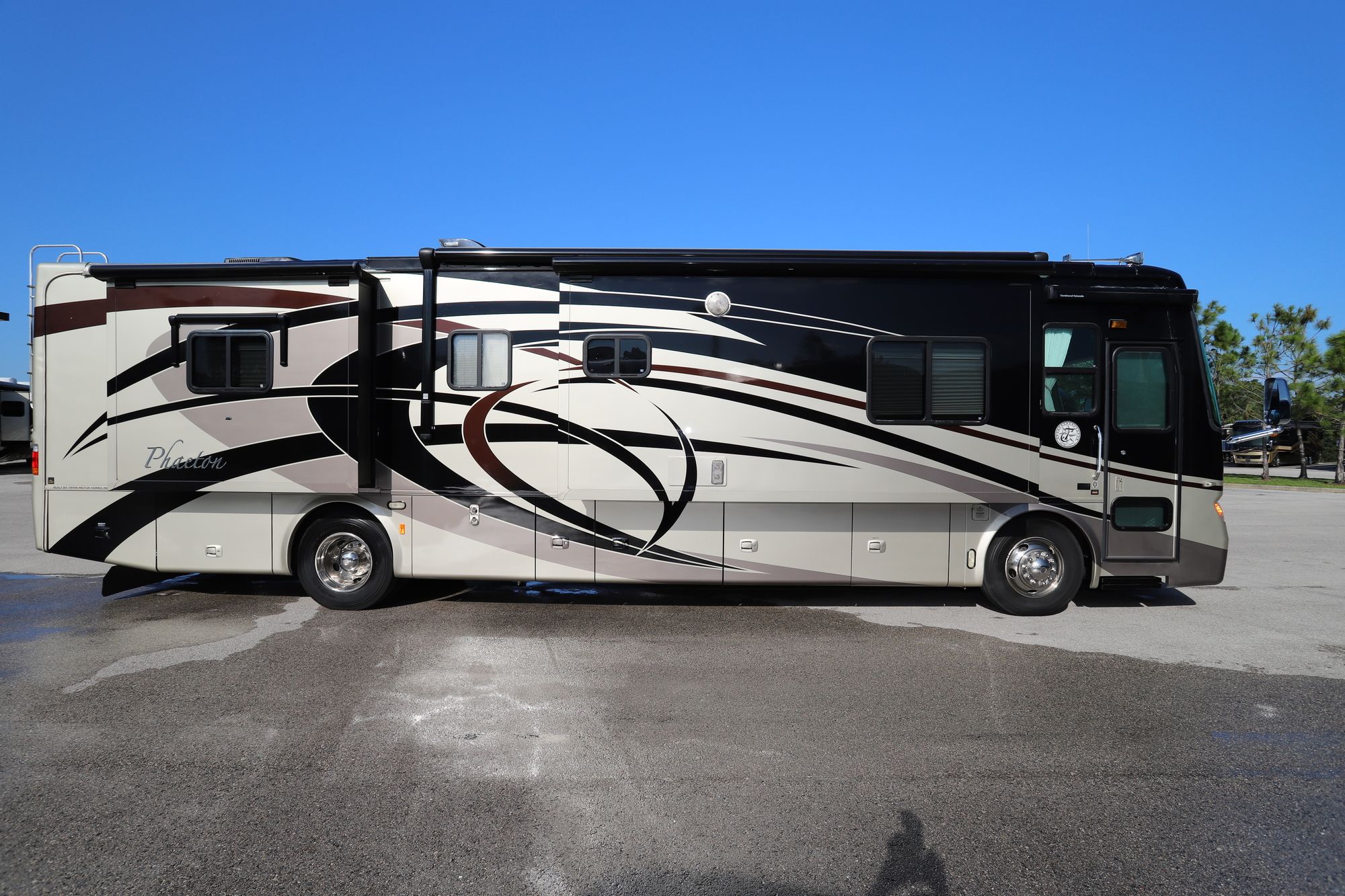 Used 2007 Tiffin Motor Homes Phaeton 40QDH Class A  For Sale