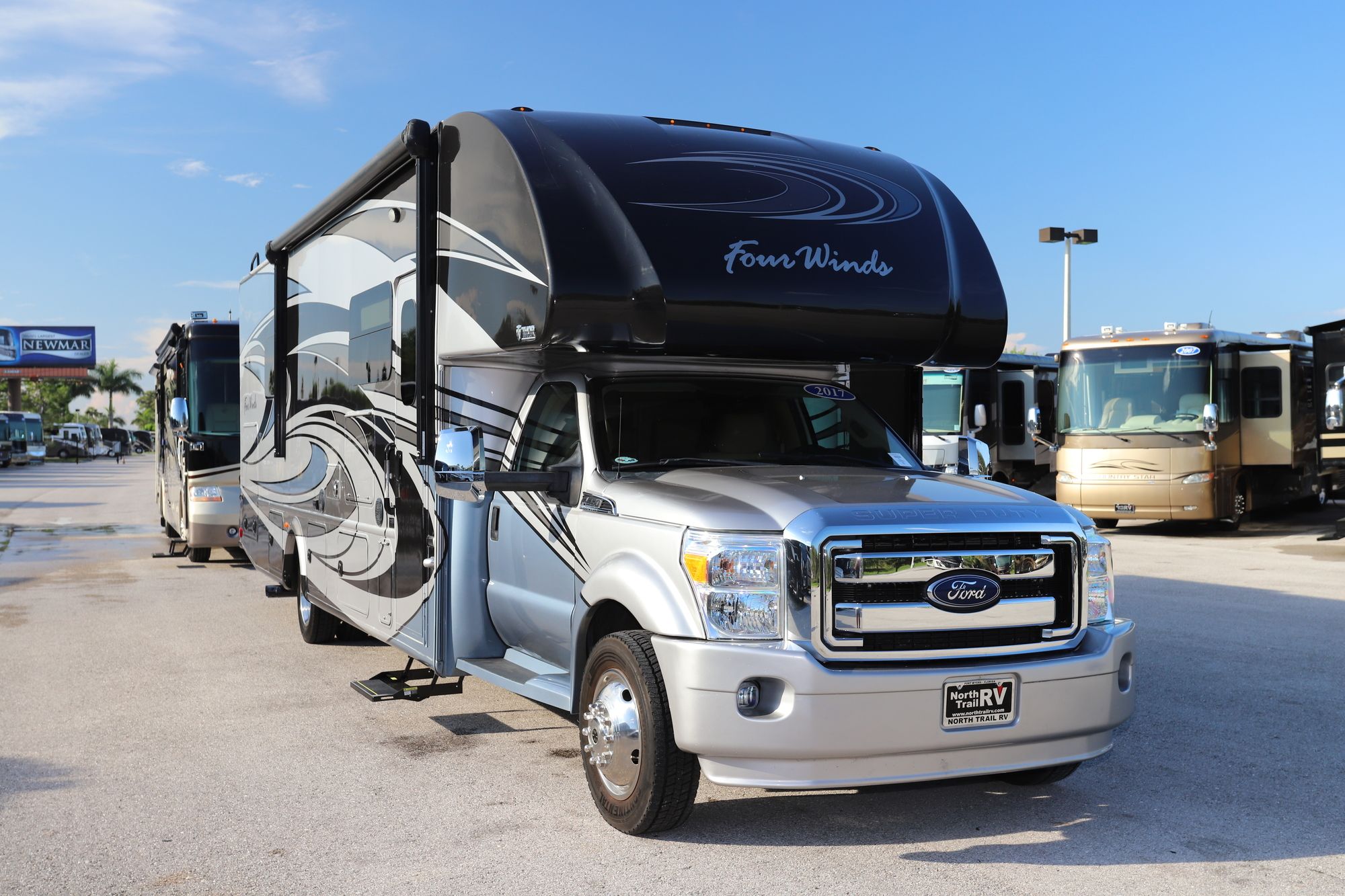 Used 2017 Thor Fourwinds 35SM Class C  For Sale
