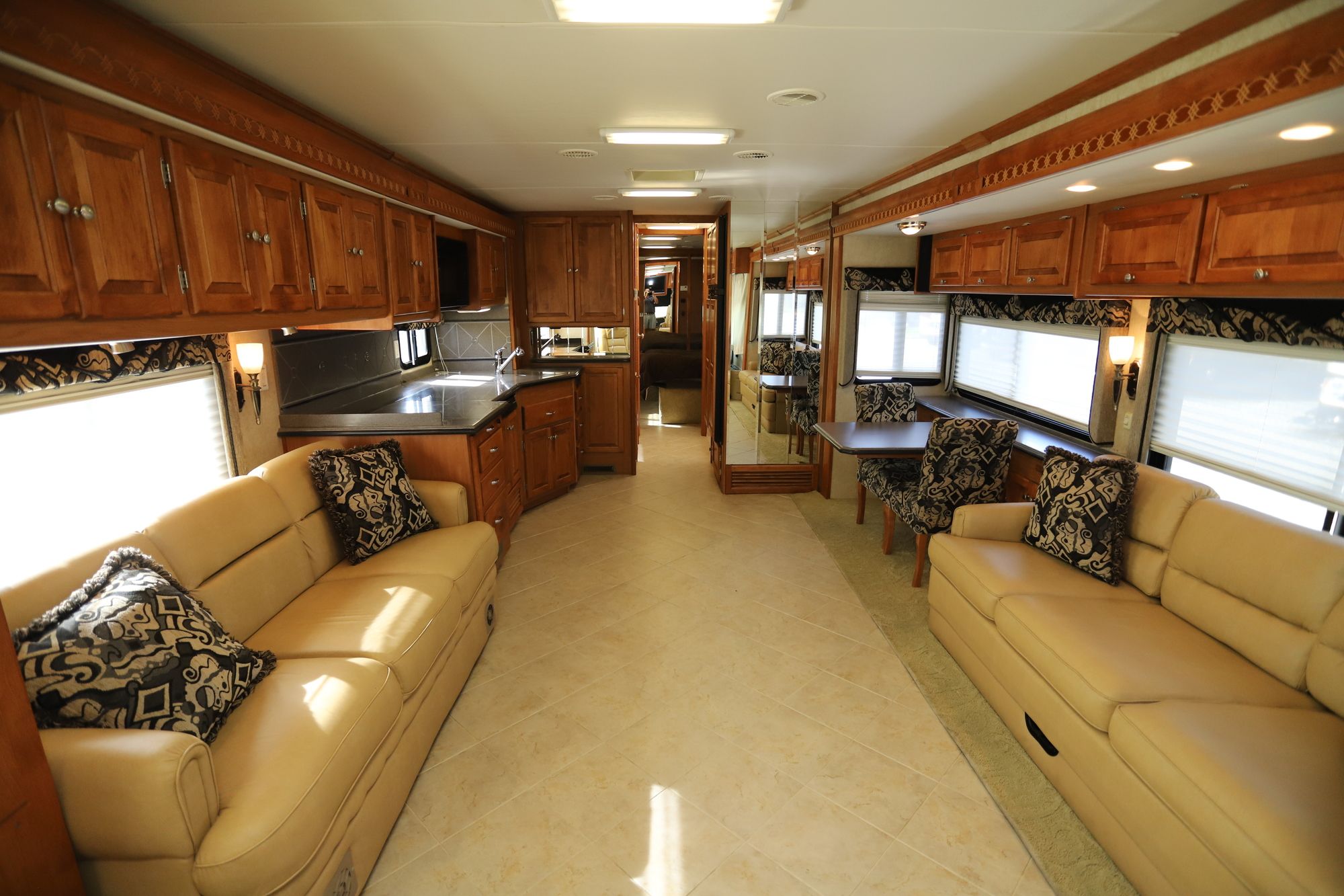 Used 2007 Tiffin Motor Homes Phaeton 40QDH Class A  For Sale