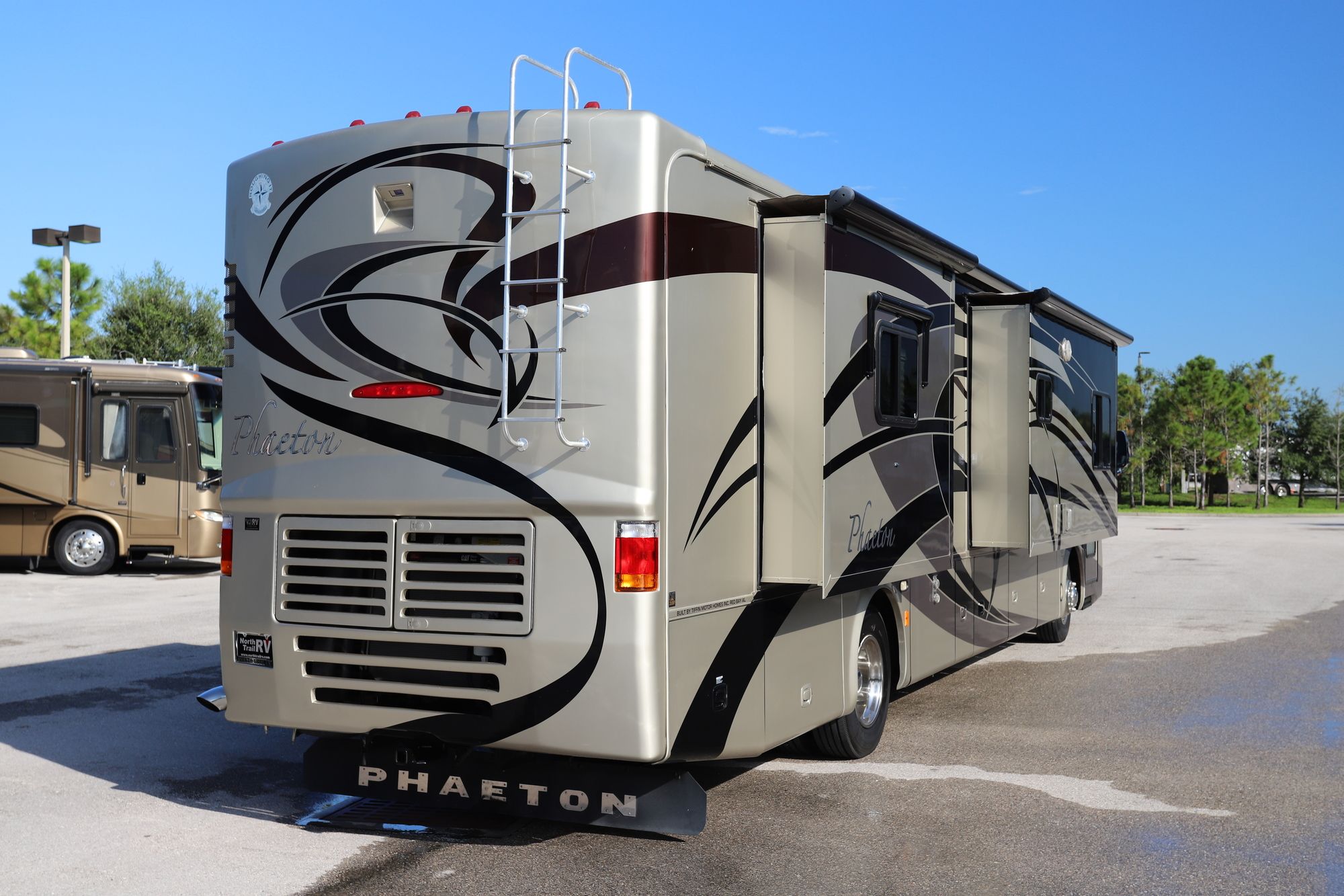 Used 2007 Tiffin Motor Homes Phaeton 40QDH Class A  For Sale