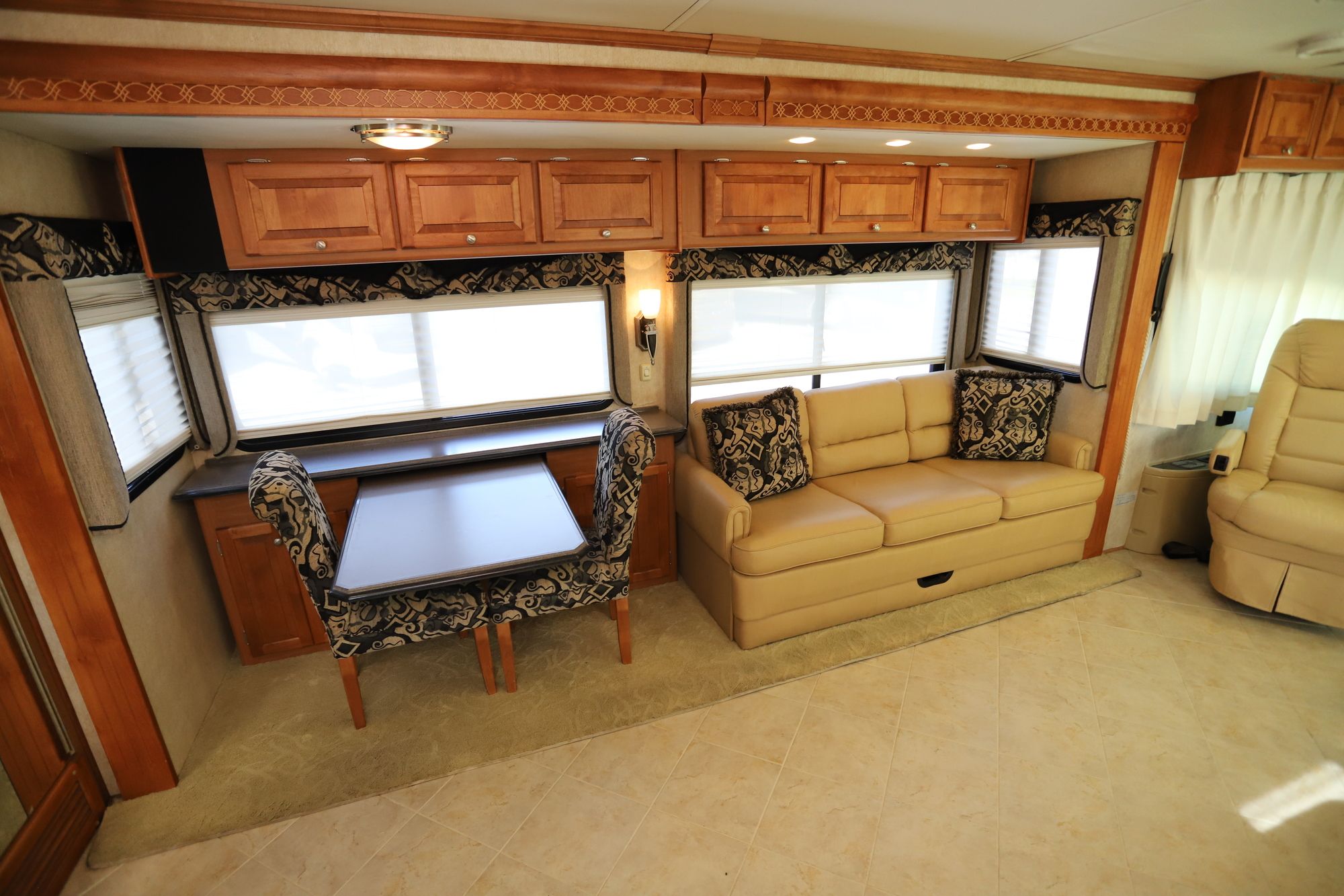 Used 2007 Tiffin Motor Homes Phaeton 40QDH Class A  For Sale