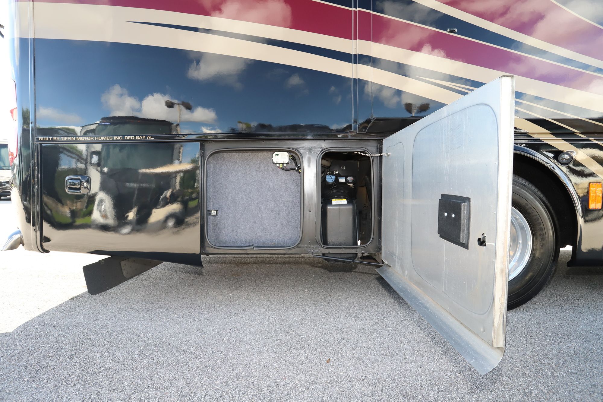 Used 2013 Tiffin Motor Homes Phaeton 40QBH Class A  For Sale