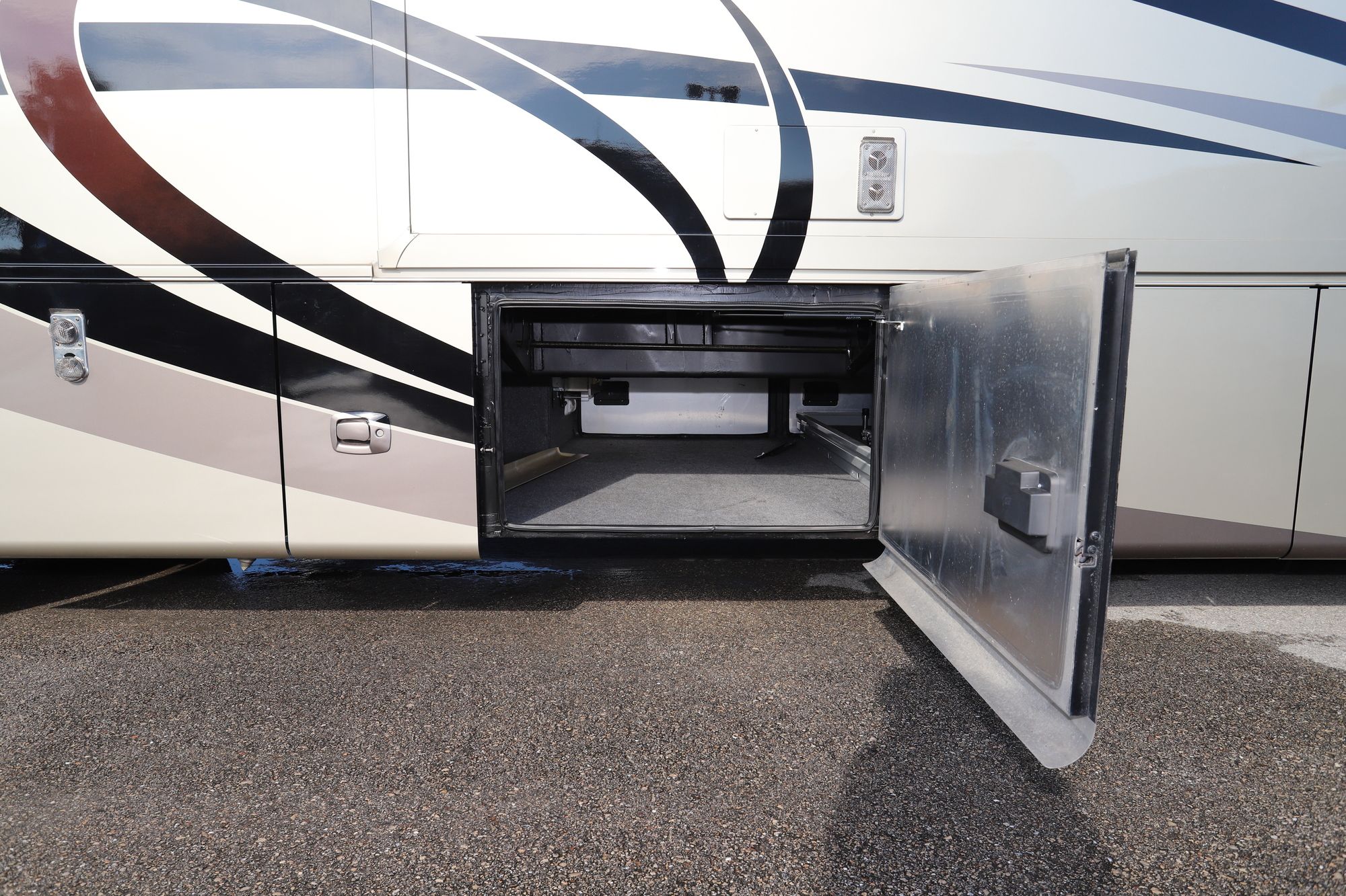 Used 2007 Tiffin Motor Homes Phaeton 40QDH Class A  For Sale