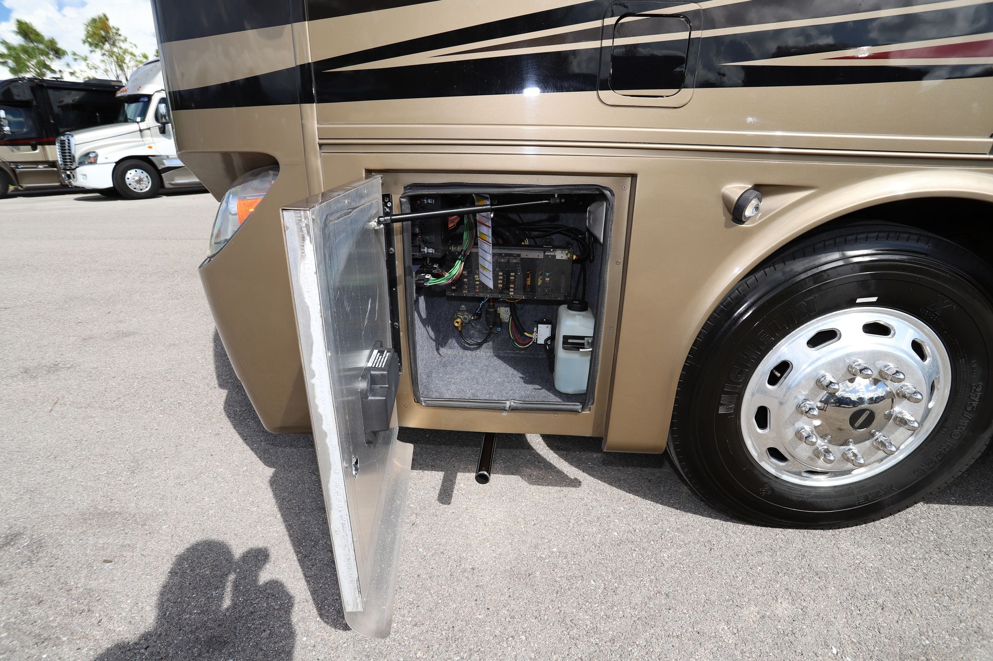 Used 2013 Tiffin Motor Homes Phaeton 40QBH Class A  For Sale