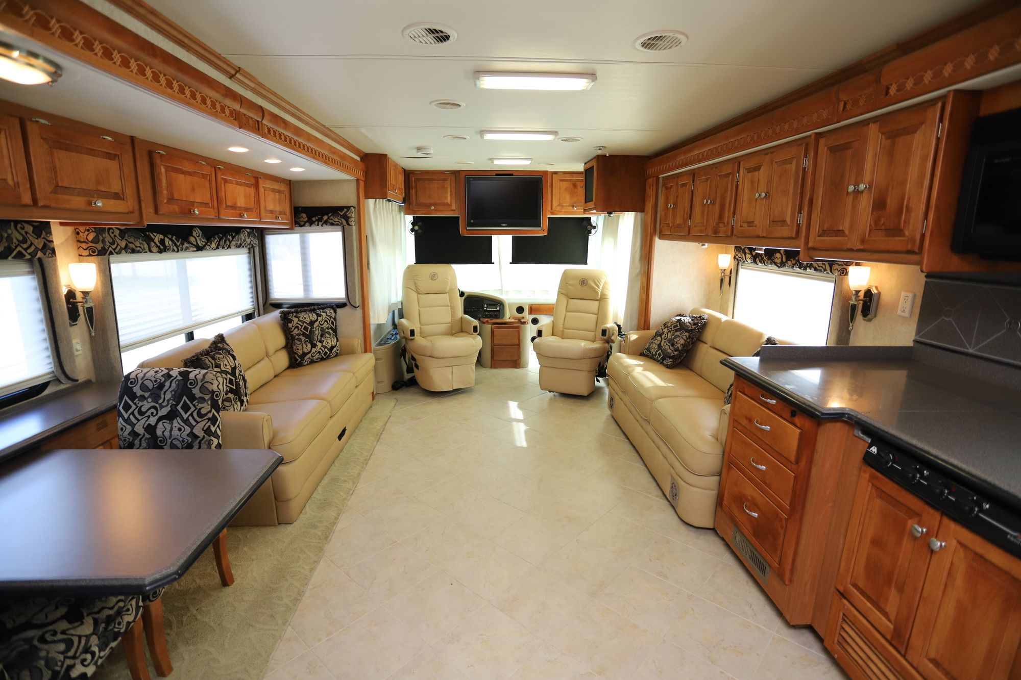 Used 2007 Tiffin Motor Homes Phaeton 40QDH Class A  For Sale