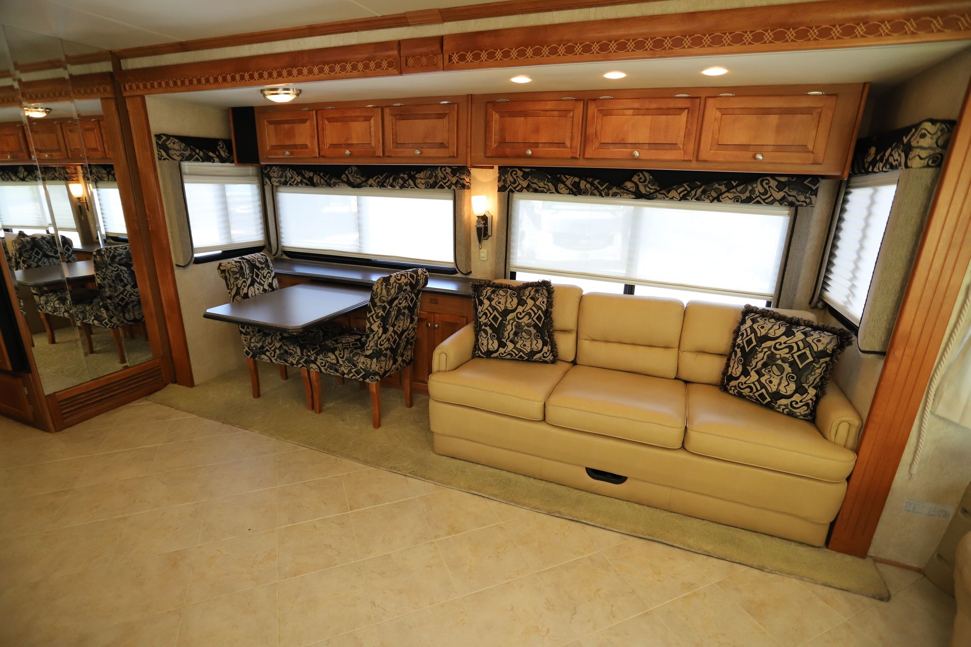 Used 2007 Tiffin Motor Homes Phaeton 40QDH Class A  For Sale